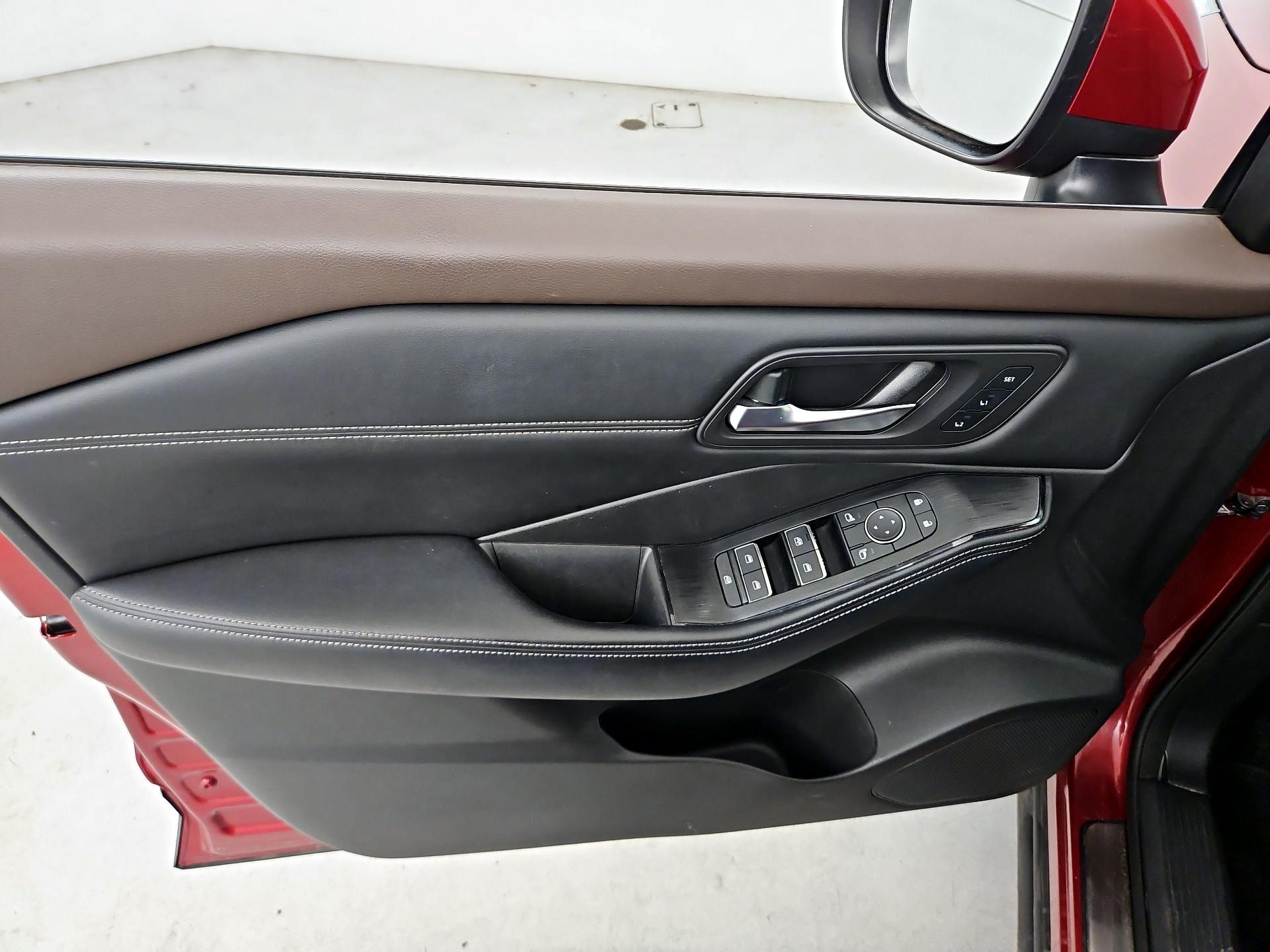 Thumbnail: 2023 Nissan Rogue - 12