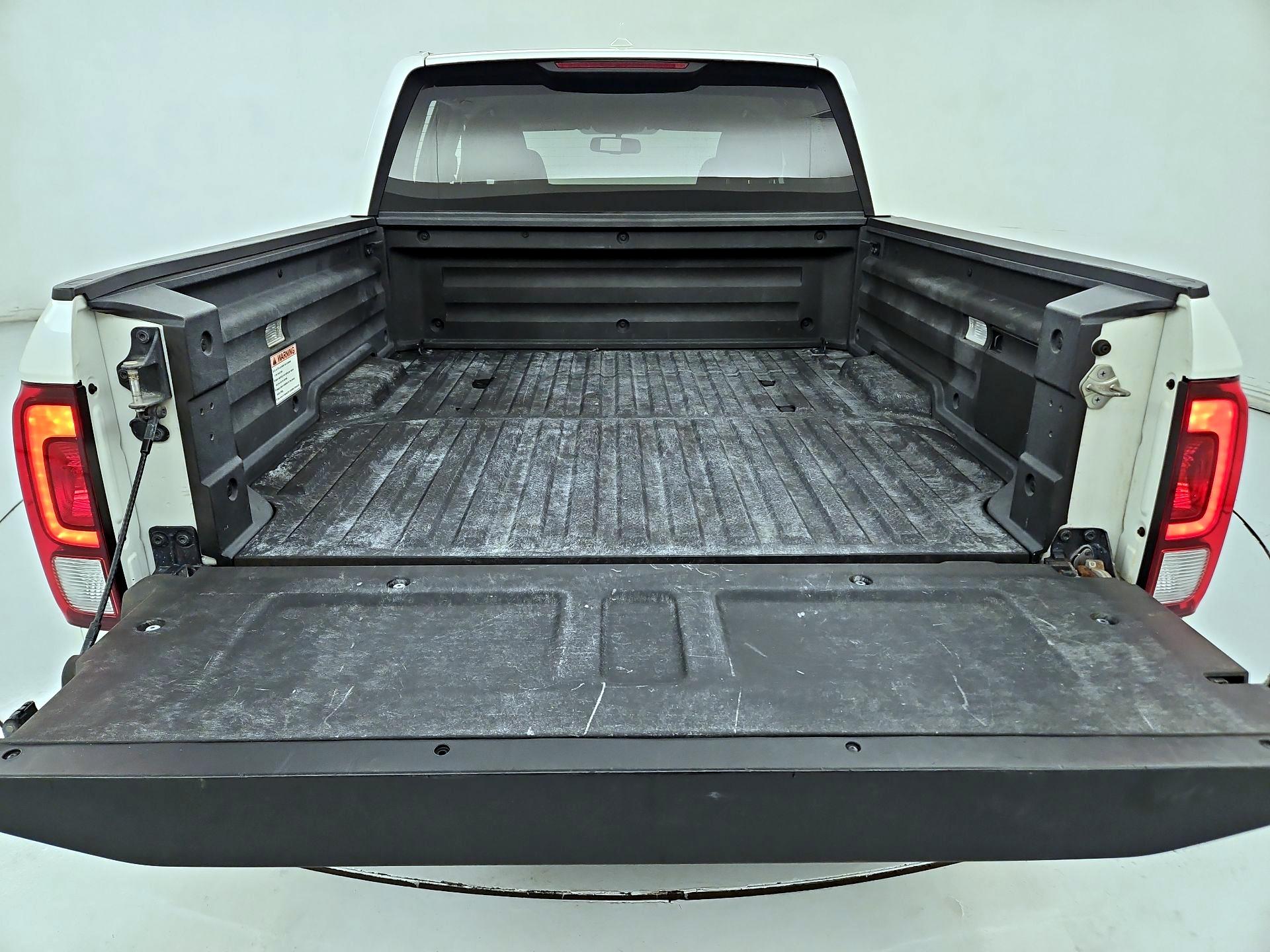 Thumbnail: 2017 Honda Ridgeline - 20