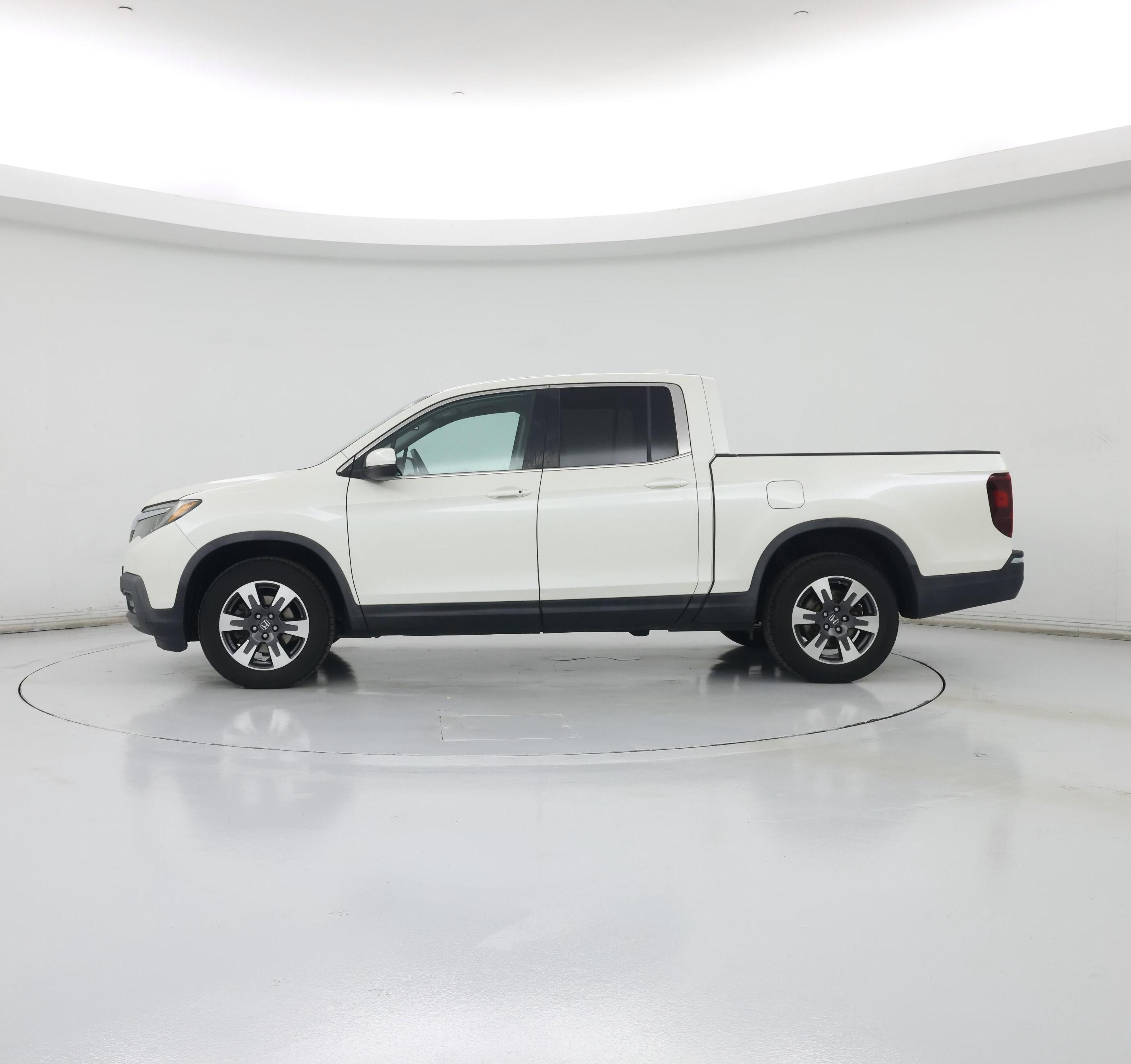 Thumbnail: 2017 Honda Ridgeline - 3