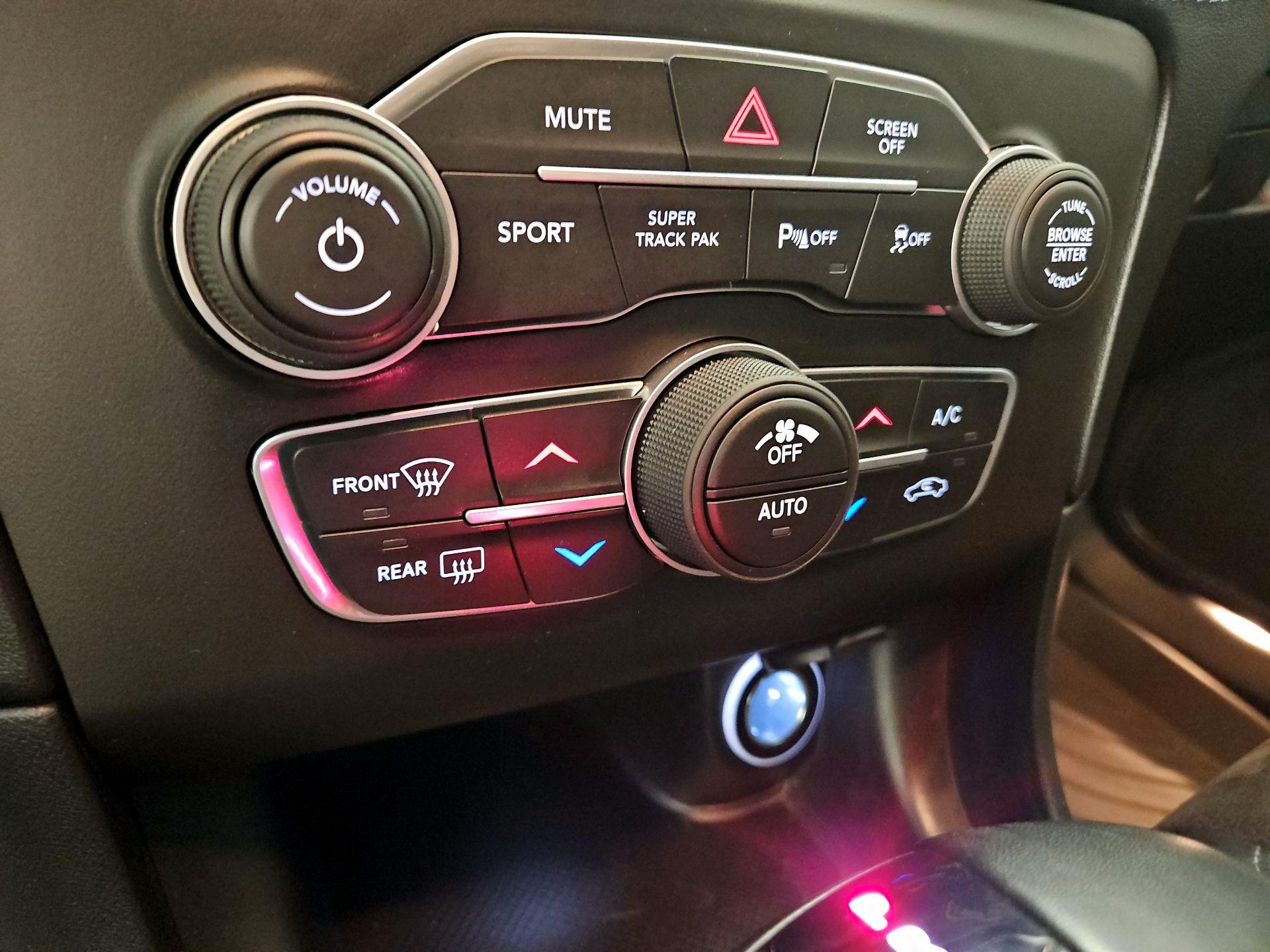 Thumbnail: 2021 Dodge Charger - 16