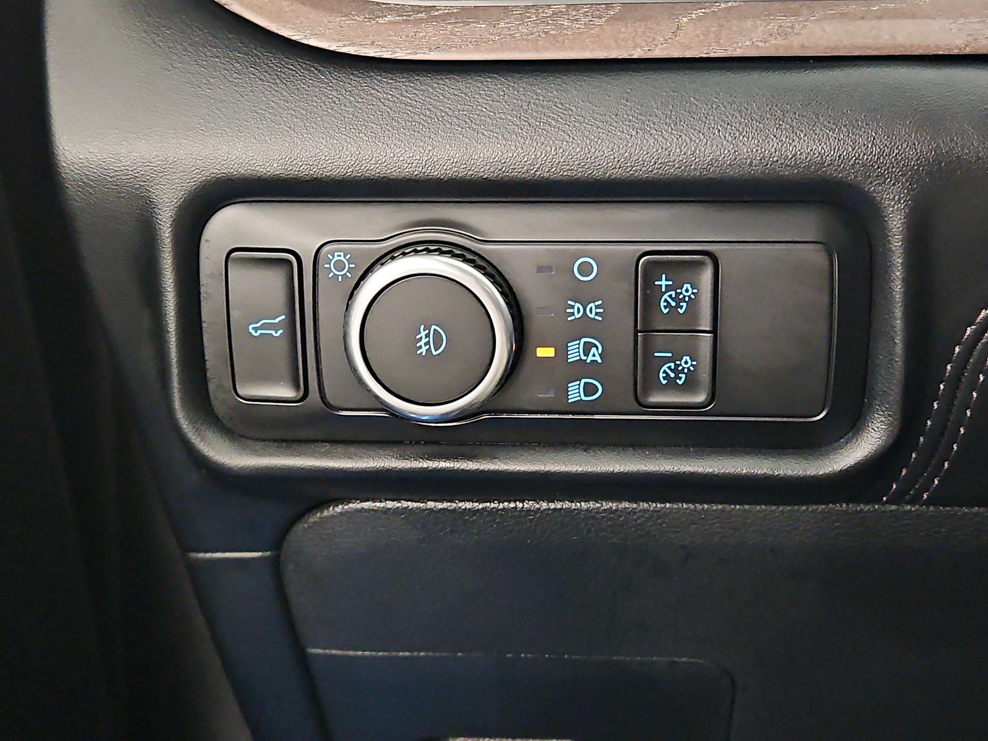 Thumbnail: 2023 Ford Explorer - 13