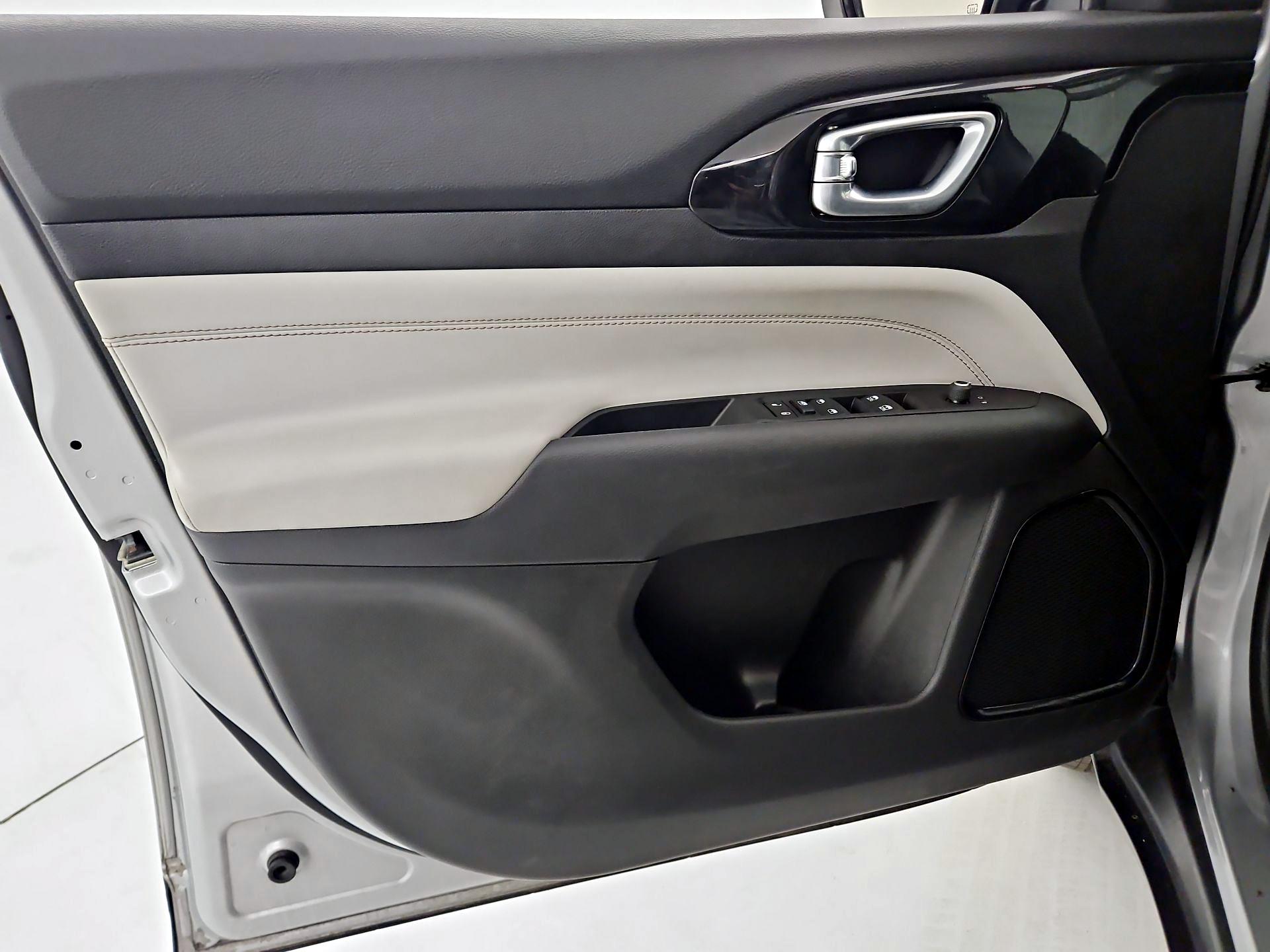 Thumbnail: 2022 Jeep Compass - 12