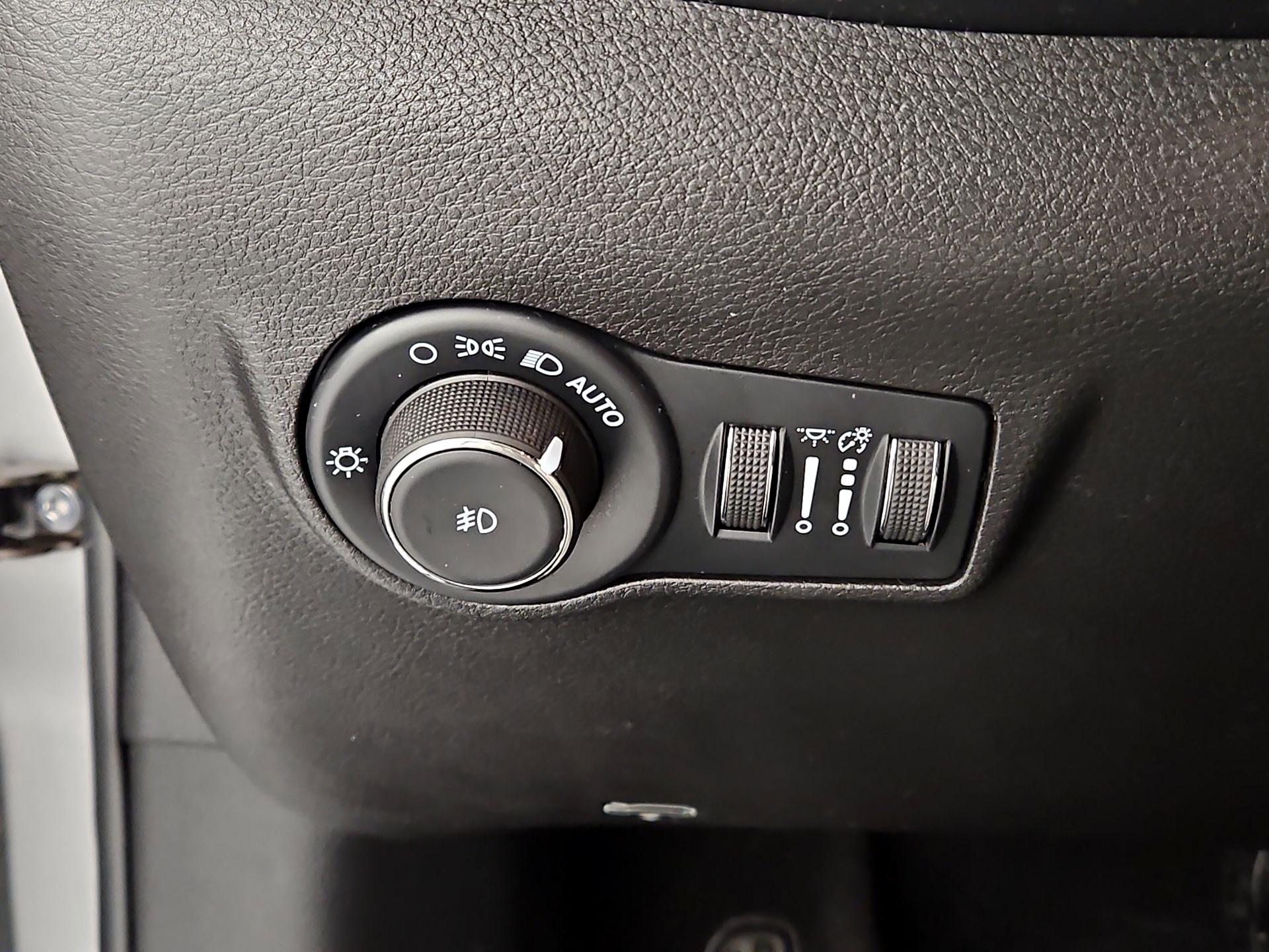 Thumbnail: 2022 Jeep Compass - 13
