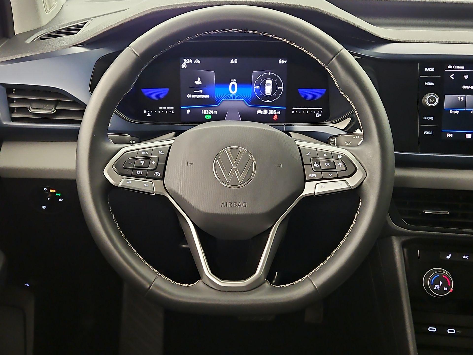 Thumbnail: 2023 Volkswagen Taos - 10