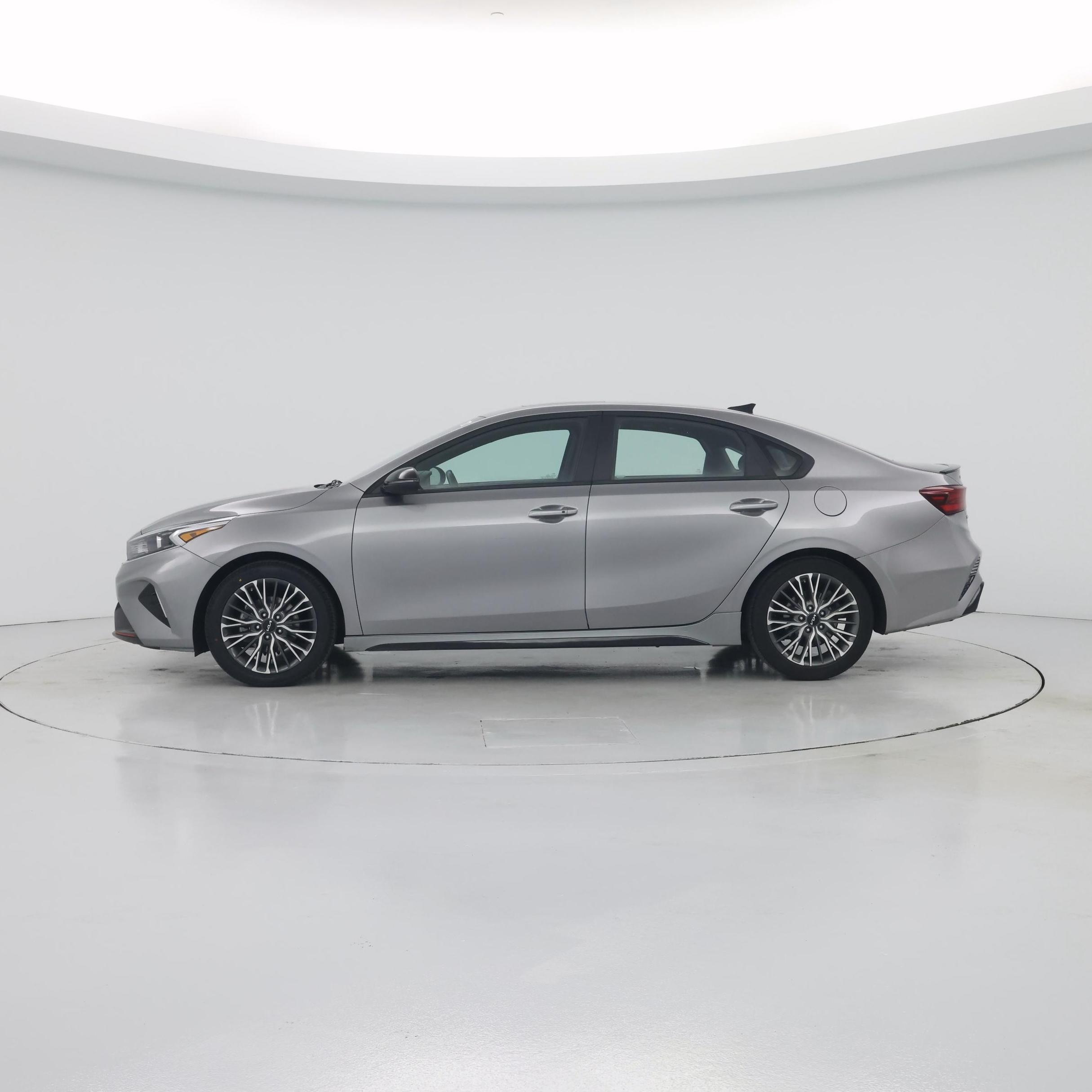 Thumbnail: 2024 Kia Forte - 3
