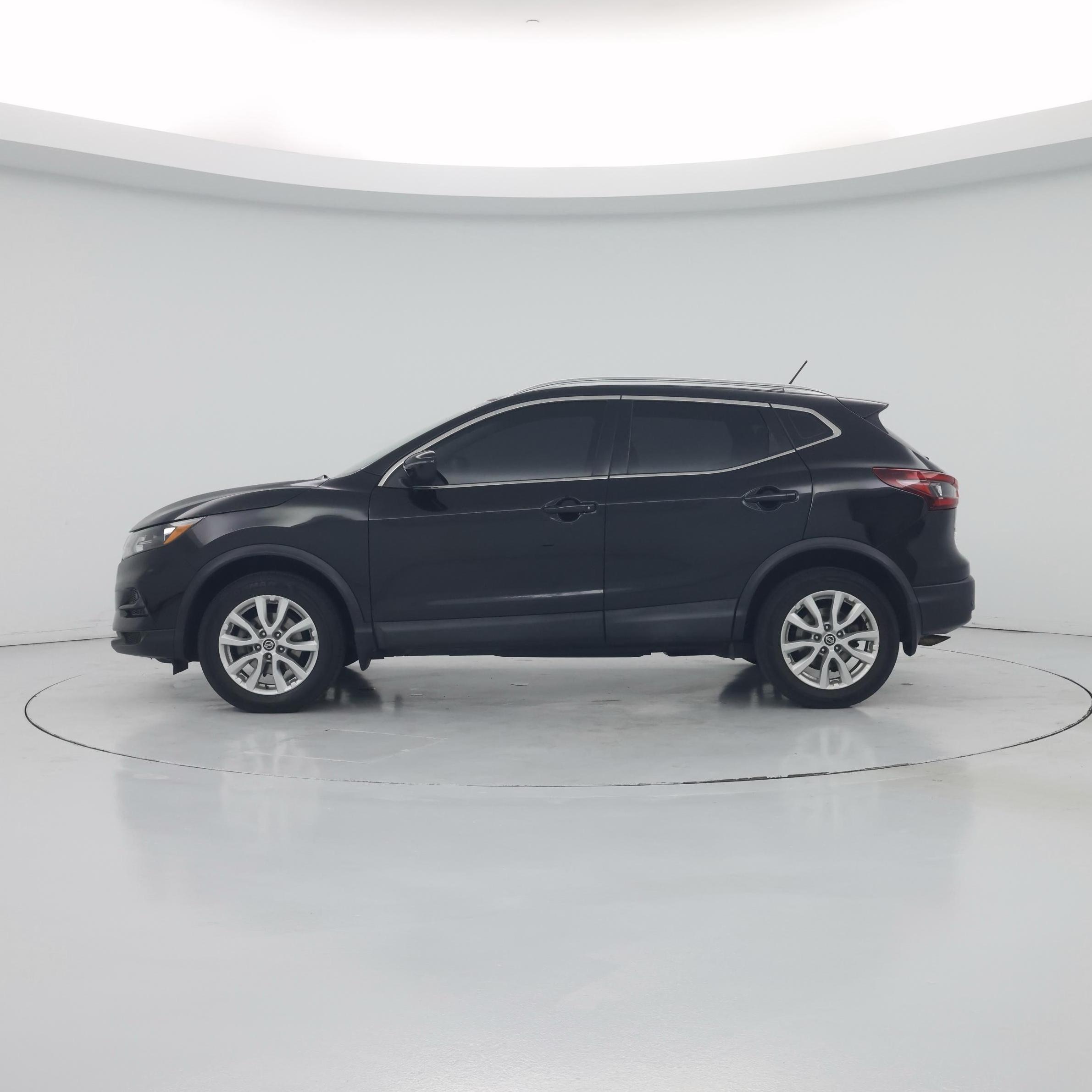 Thumbnail: 2020 Nissan Rogue Sport - 3