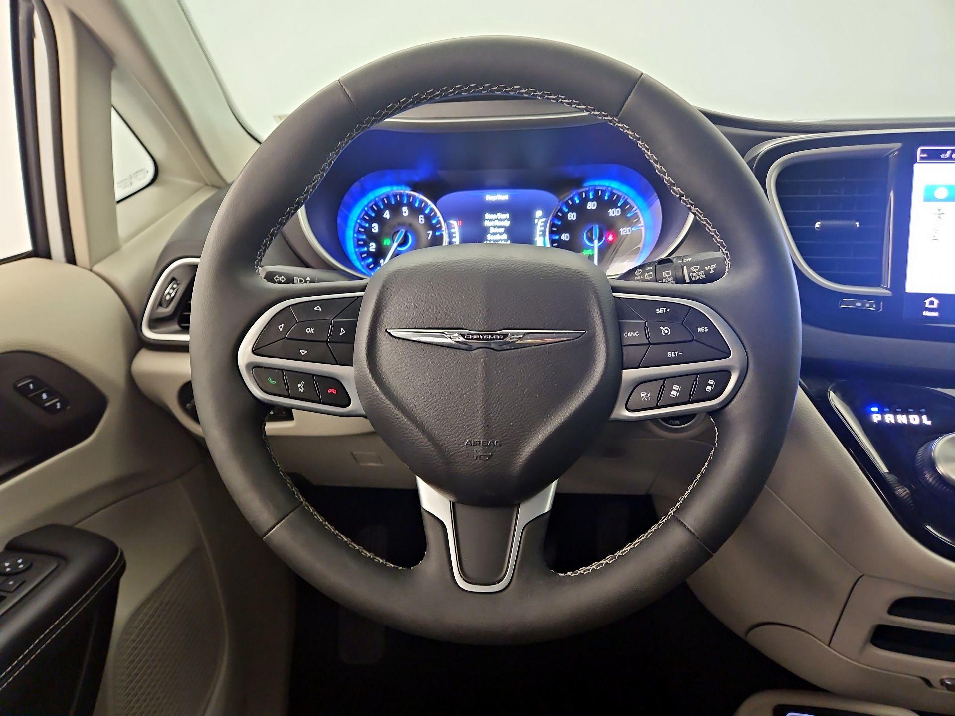 Thumbnail: 2024 Chrysler Pacifica - 10