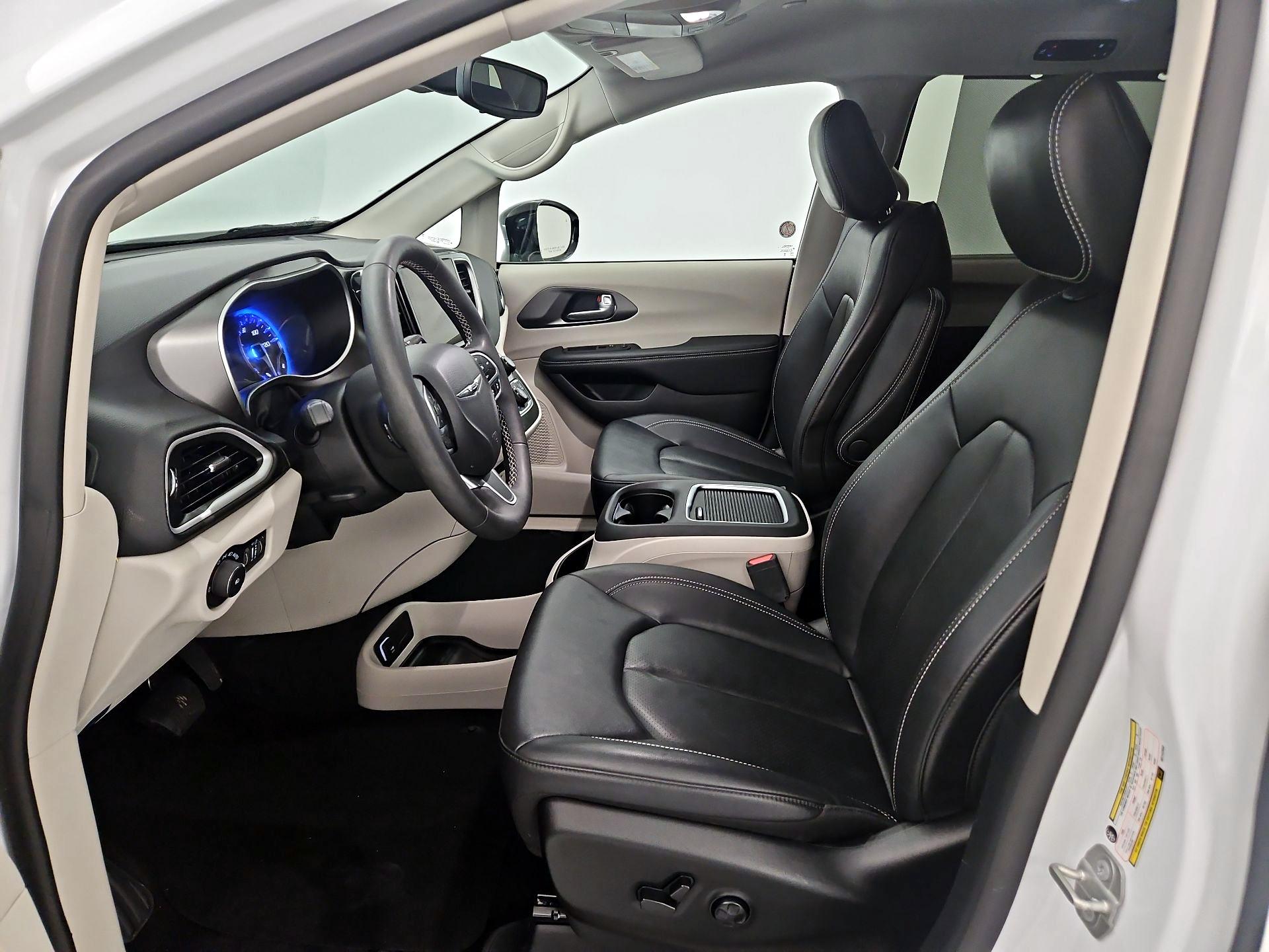 Thumbnail: 2024 Chrysler Pacifica - 11