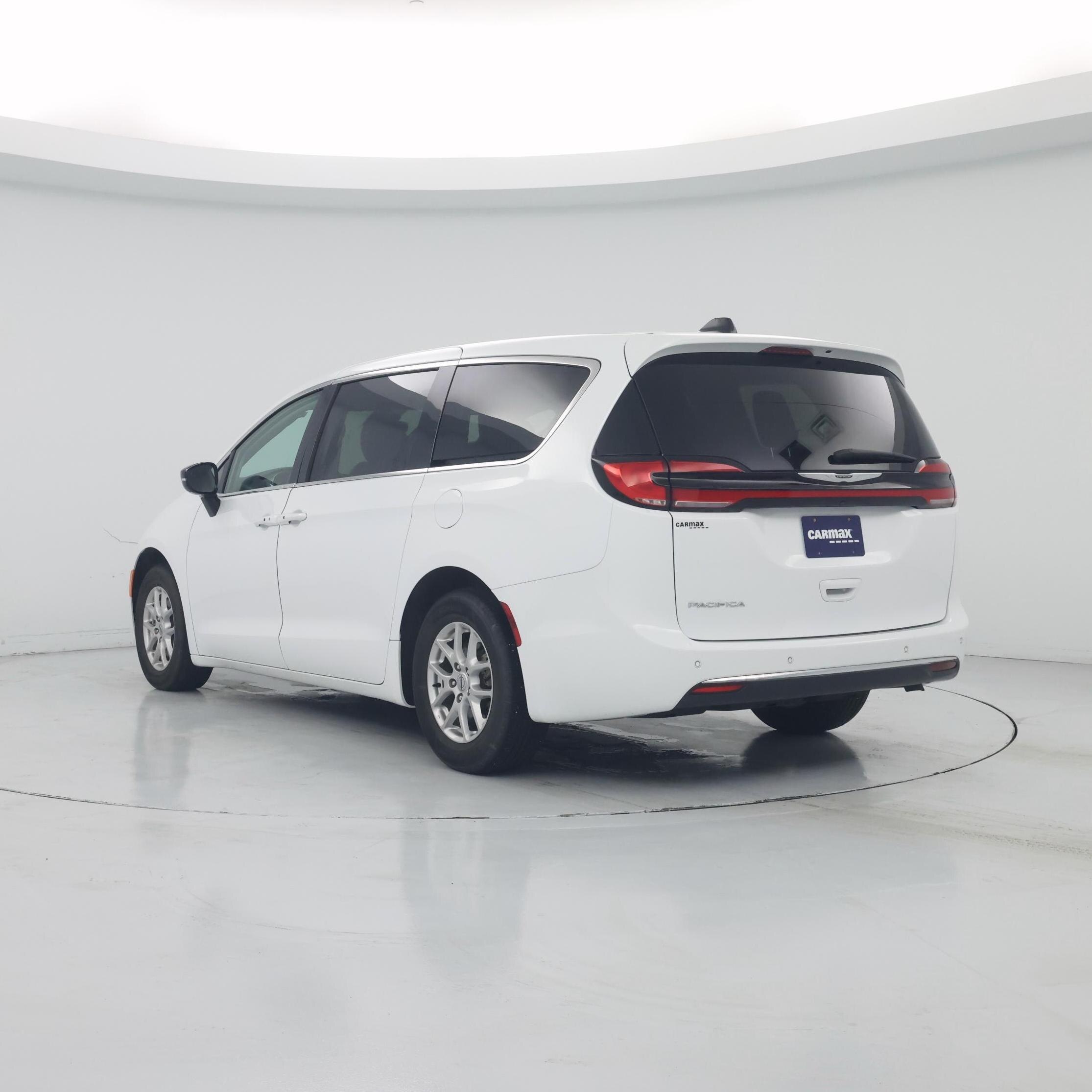 Thumbnail: 2024 Chrysler Pacifica - 2