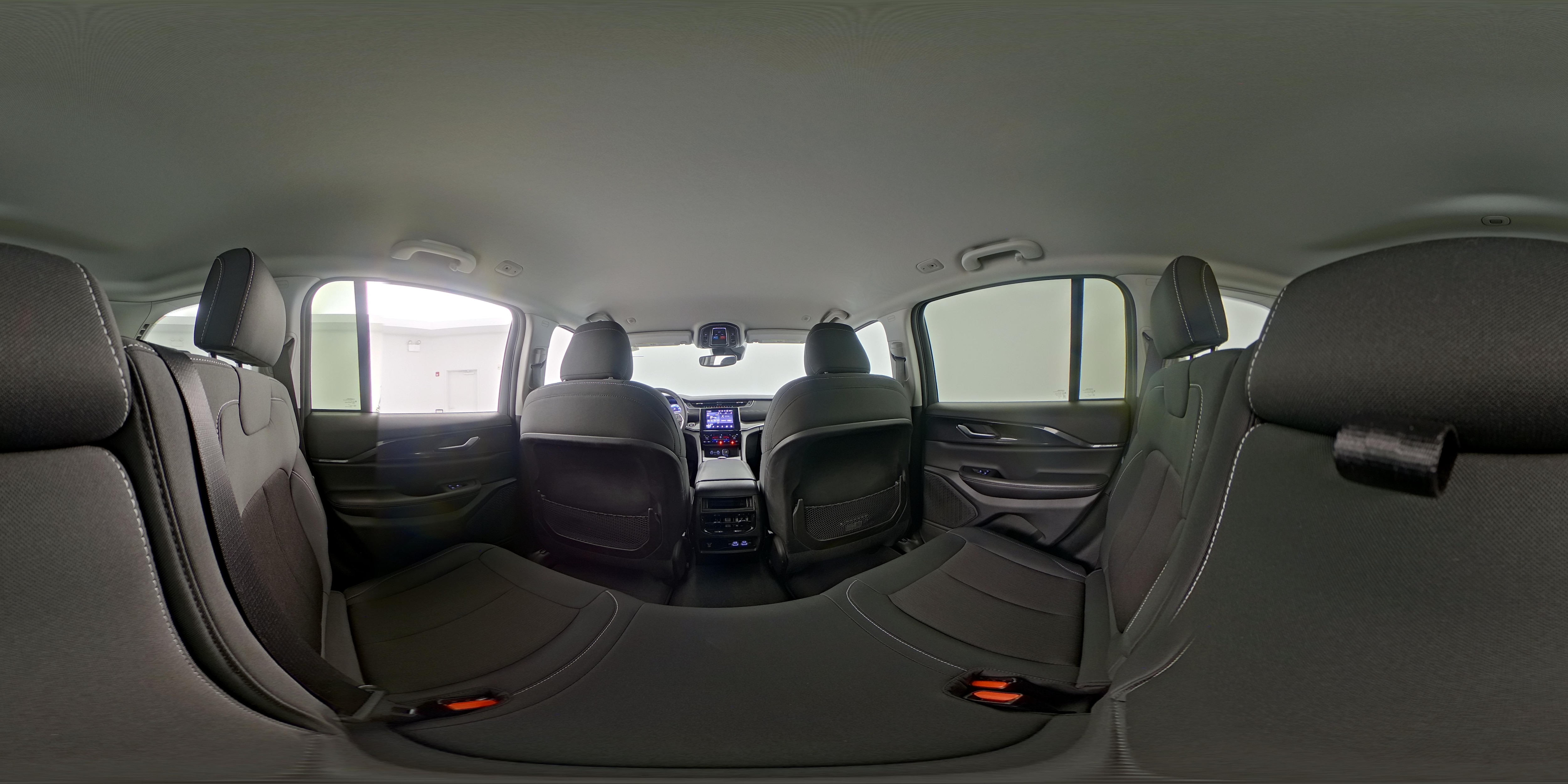 2023 Jeep Grand Cherokee Laredo - Photo 25