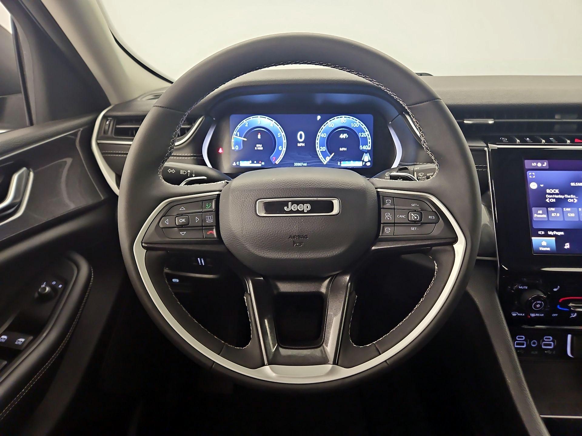 Thumbnail: 2023 Jeep Grand Cherokee - 10