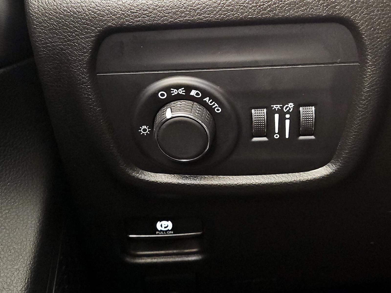 2023 Jeep Grand Cherokee Laredo - Photo 14