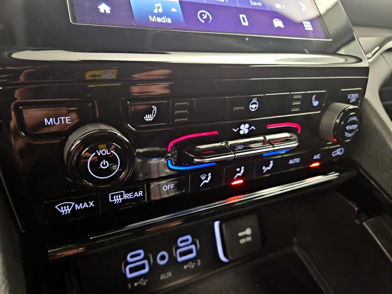 2023 Jeep Grand Cherokee Laredo - Photo 17