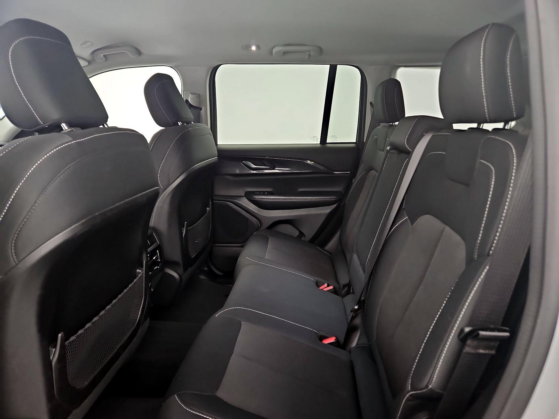 Thumbnail: 2023 Jeep Grand Cherokee - 19