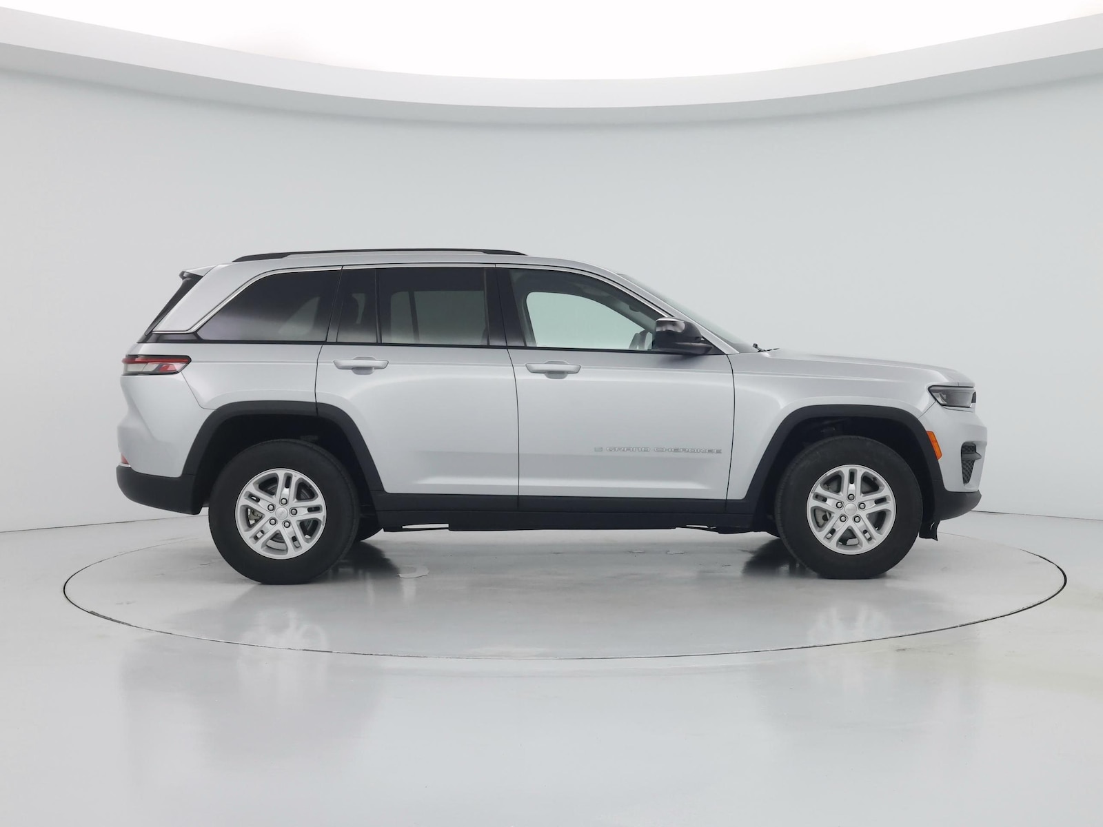 2023 Jeep Grand Cherokee Laredo - Photo 8