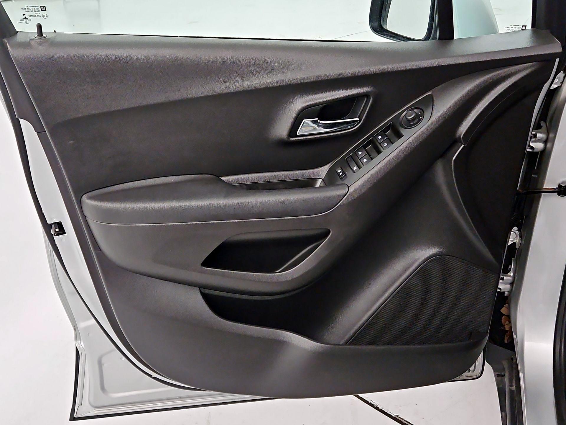 Thumbnail: 2020 Chevrolet Trax - 12