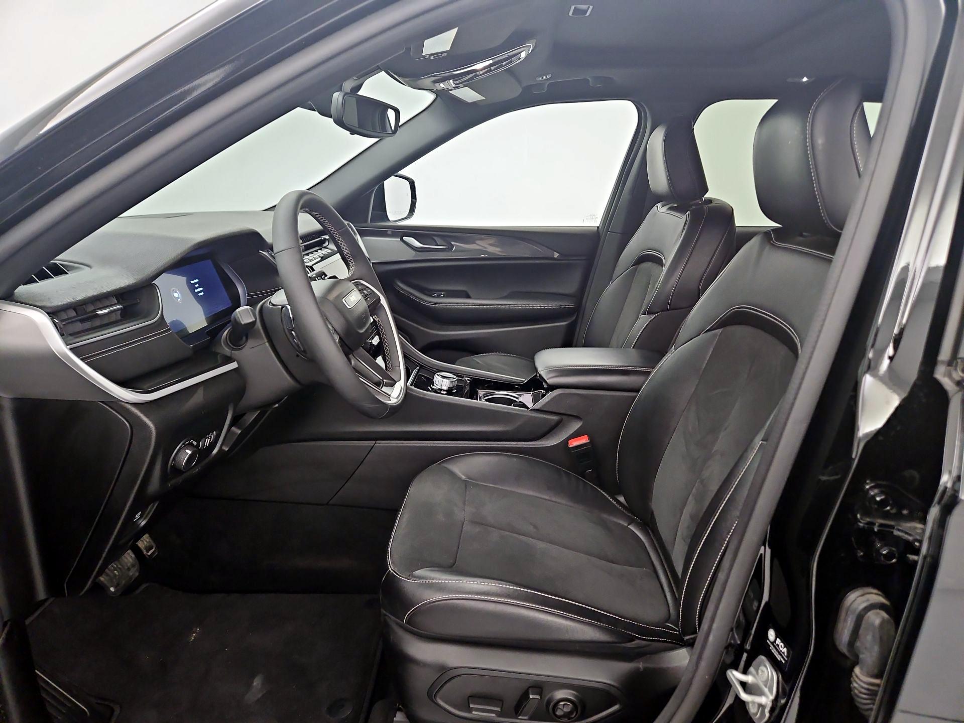 Thumbnail: 2023 Jeep Grand Cherokee - 11