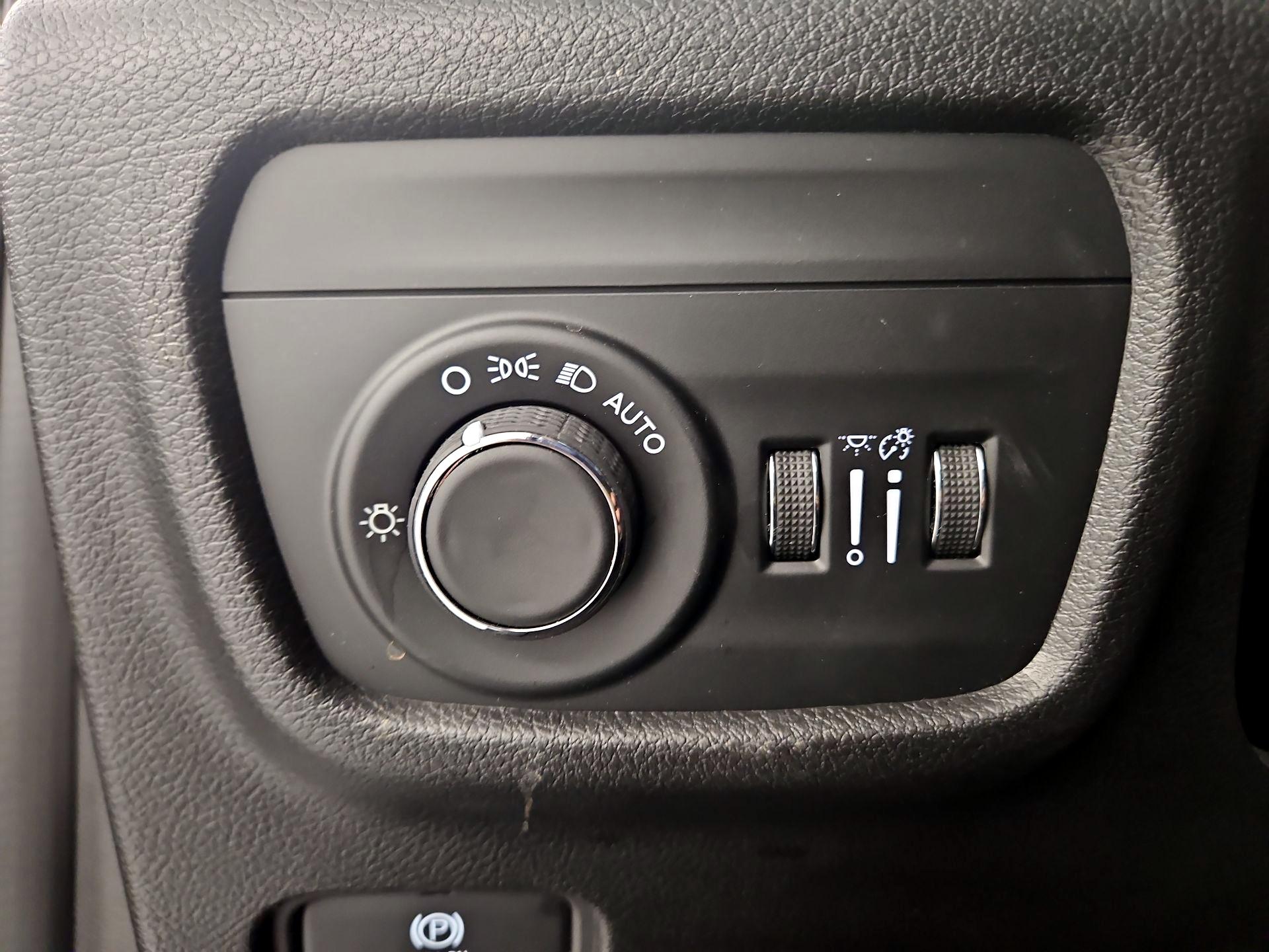 Thumbnail: 2023 Jeep Grand Cherokee - 13