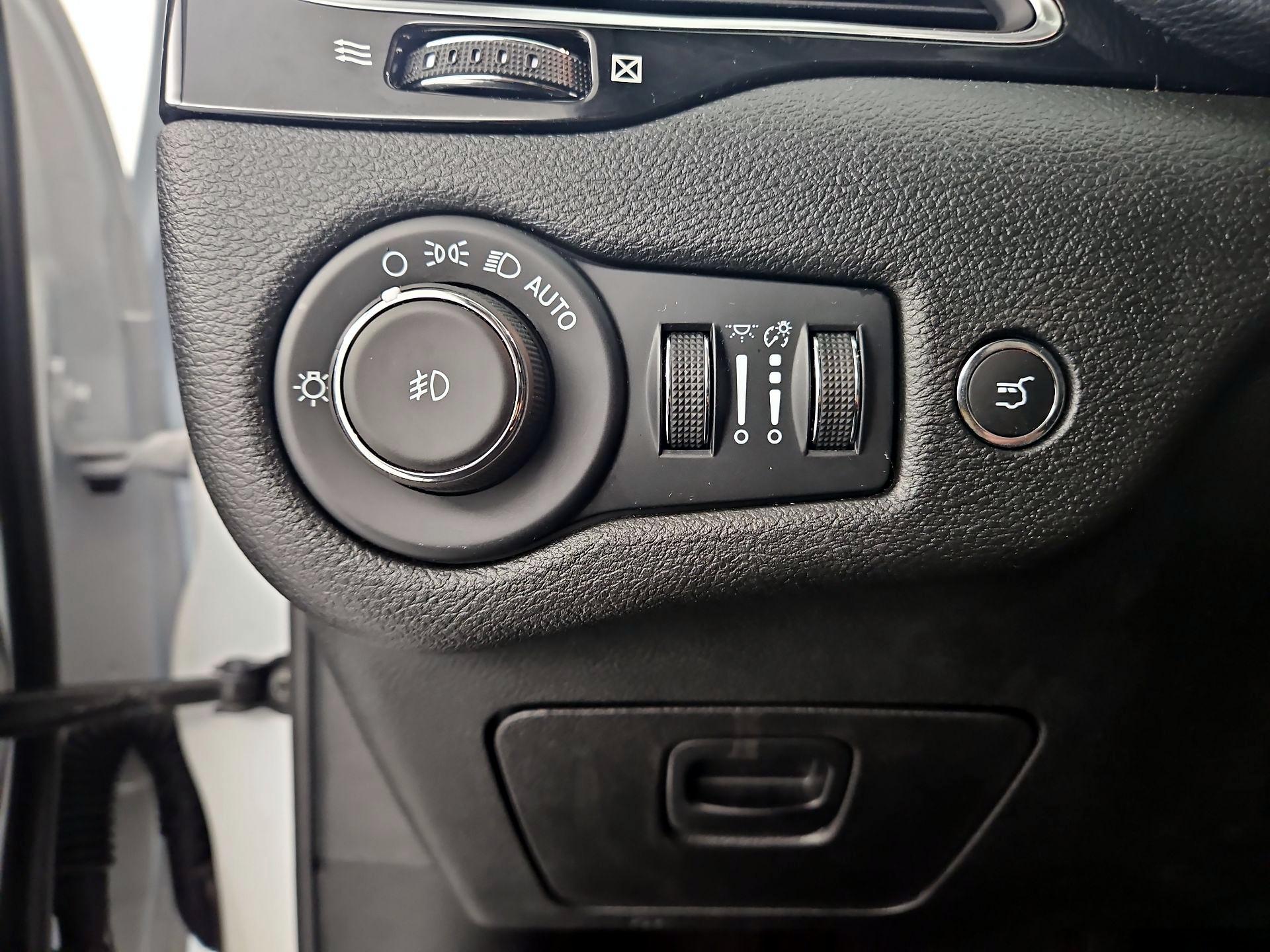 Thumbnail: 2023 Jeep Cherokee - 13