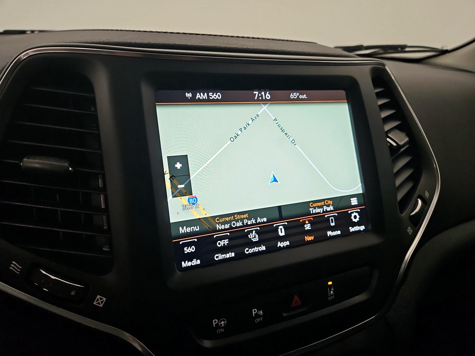 Thumbnail: 2023 Jeep Cherokee - 14