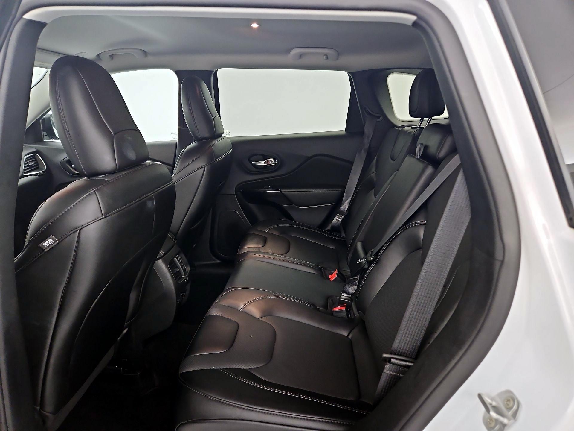 Thumbnail: 2023 Jeep Cherokee - 20