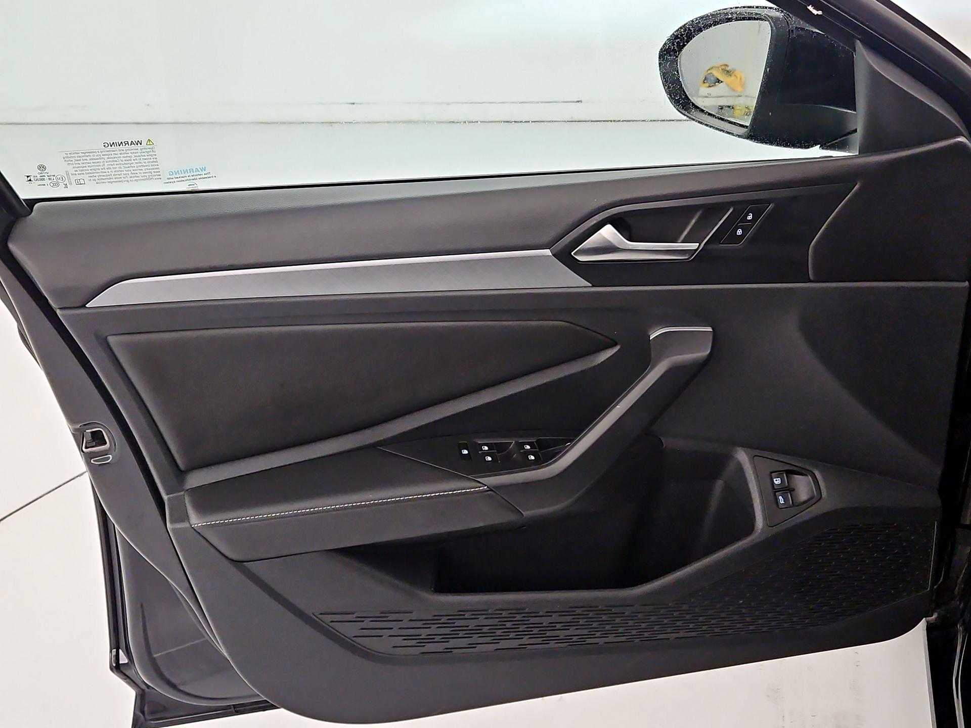 Thumbnail: 2023 Volkswagen Jetta - 12