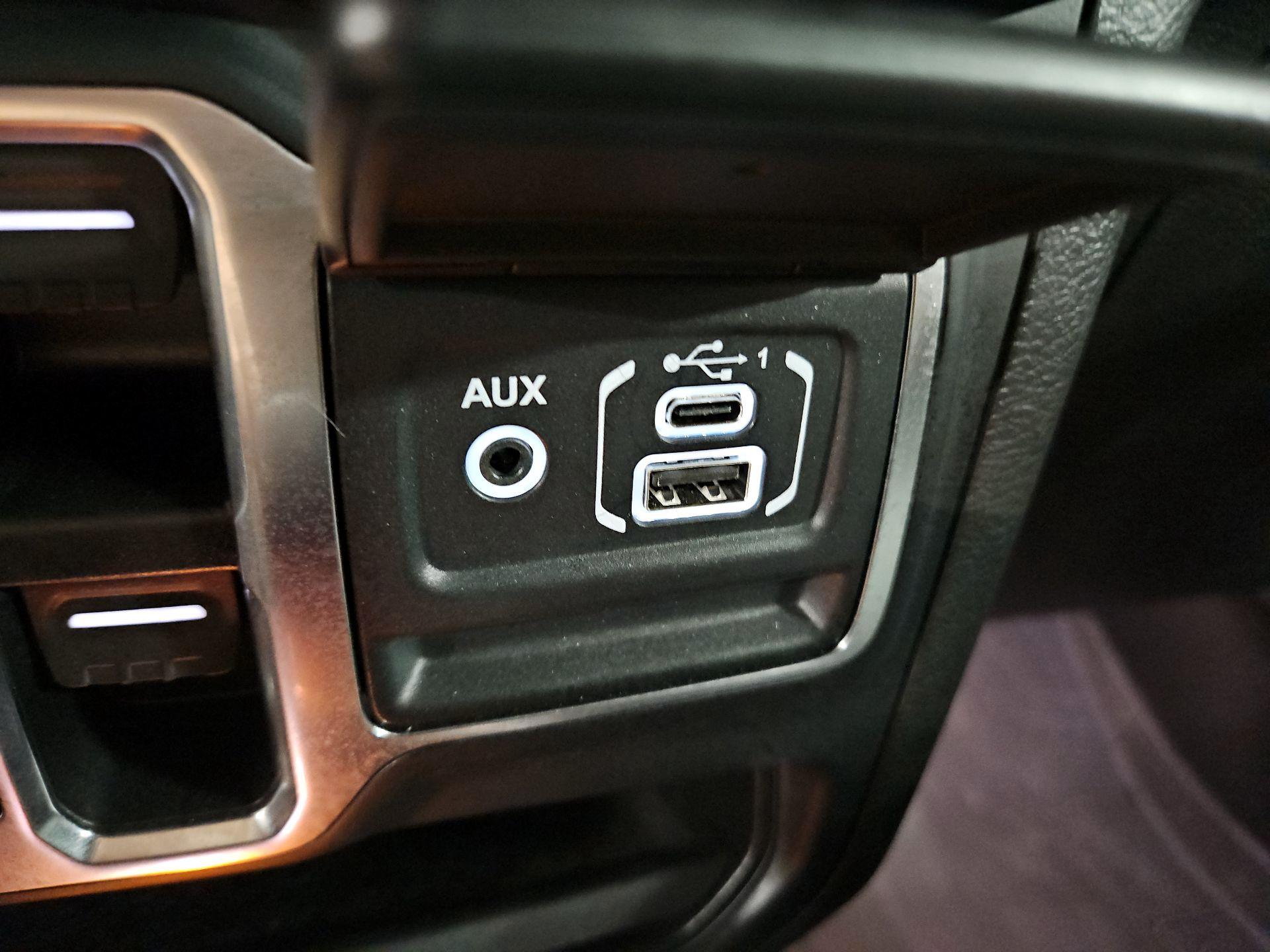 Thumbnail: 2023 Jeep Wrangler - 19