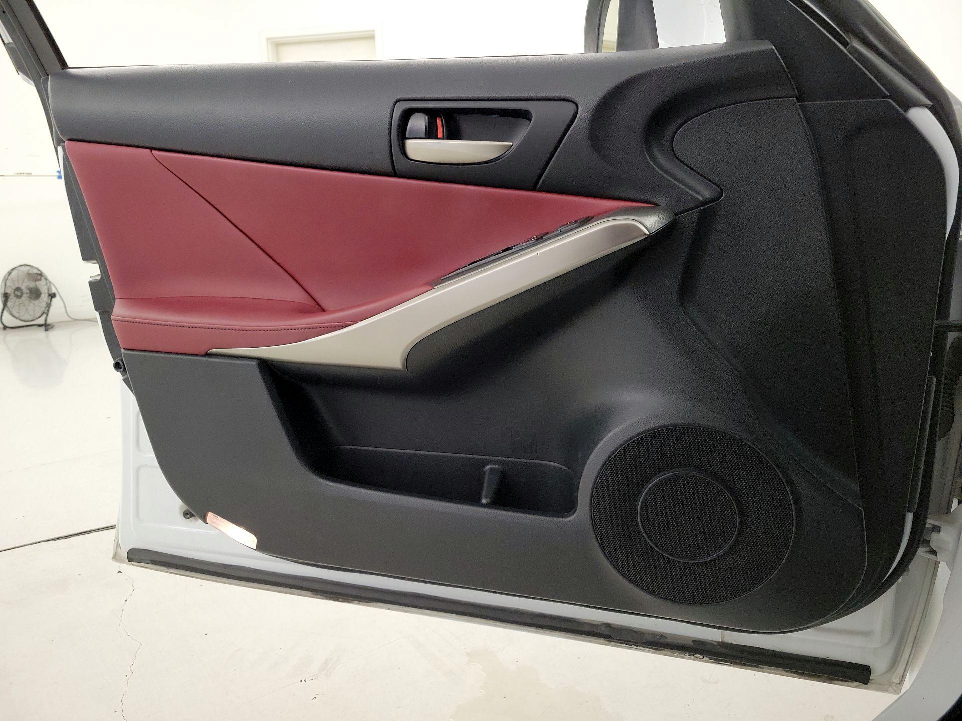 Thumbnail: 2017 Lexus IS - 12