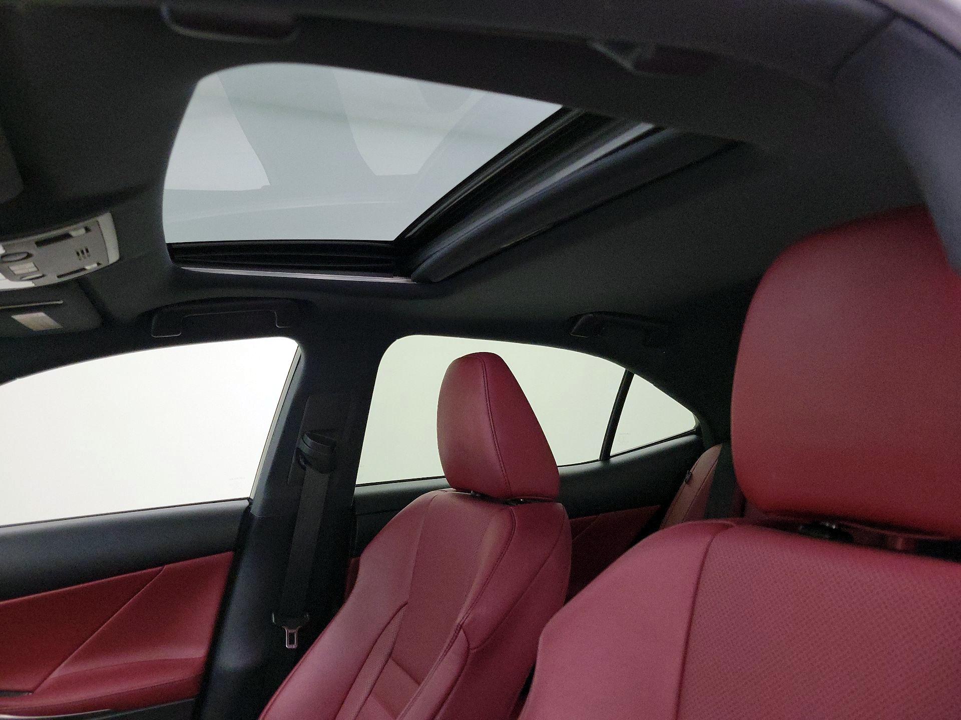 Thumbnail: 2017 Lexus IS - 18