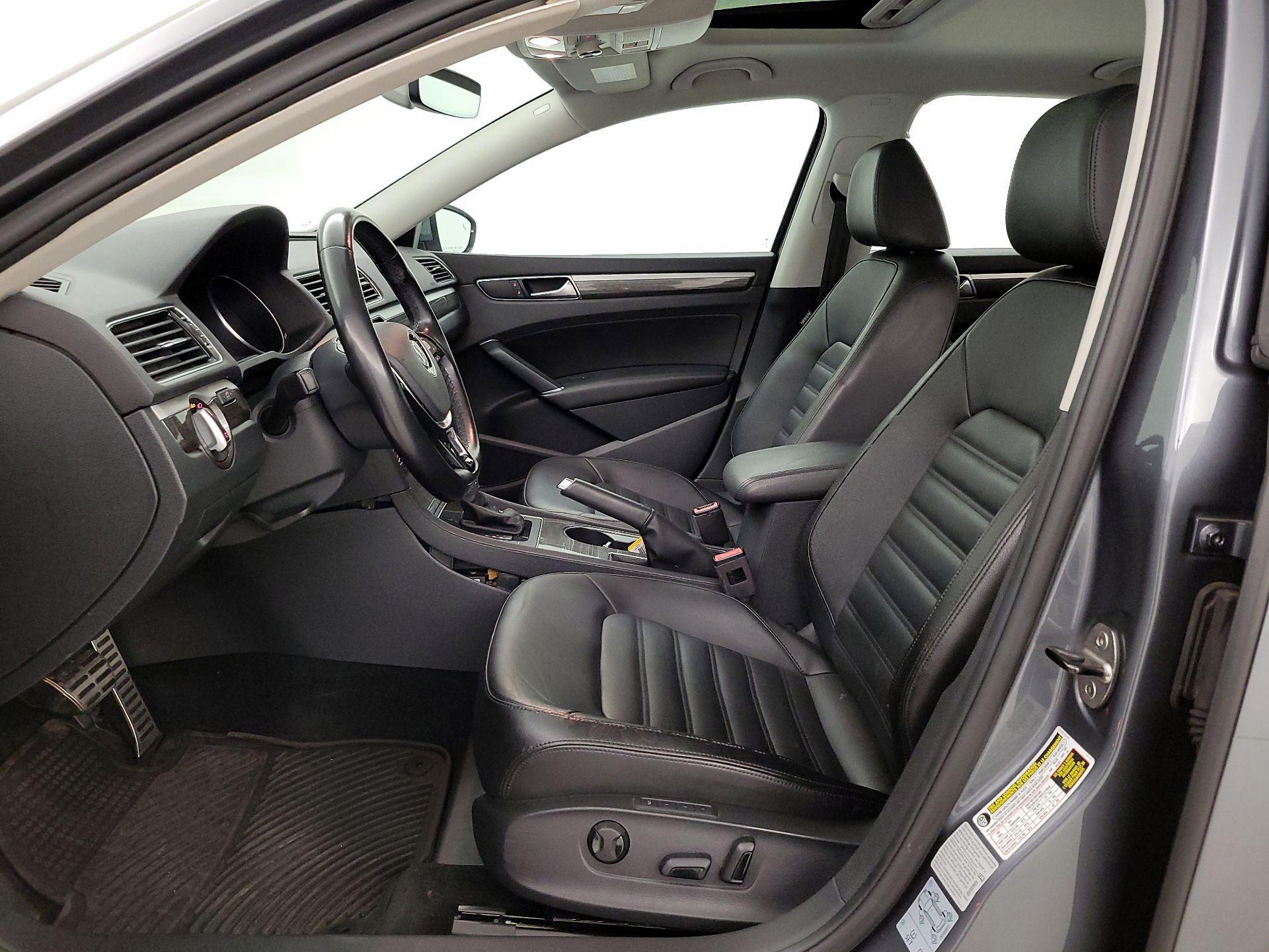 Thumbnail: 2017 Volkswagen Passat - 11