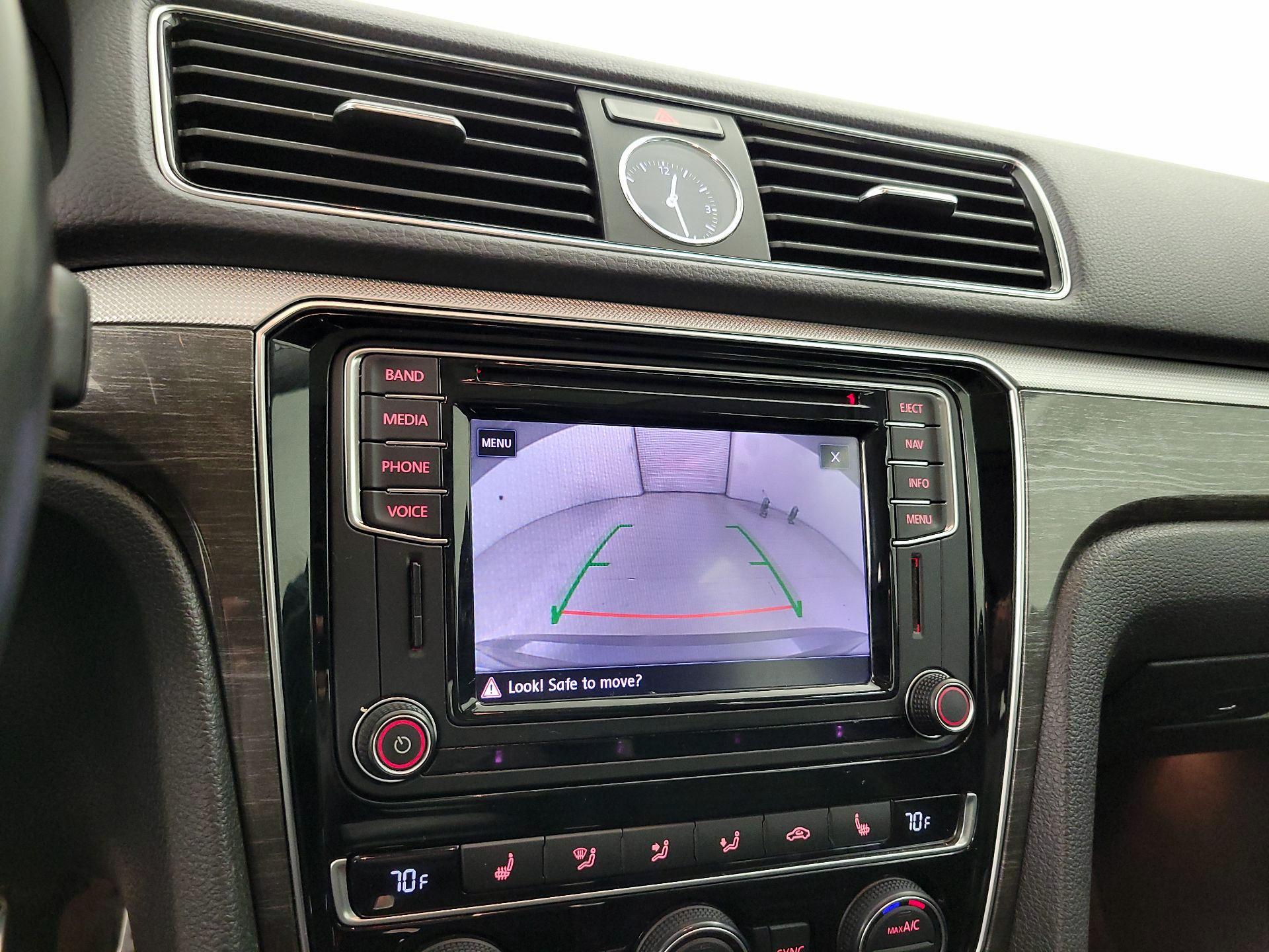 Thumbnail: 2017 Volkswagen Passat - 15