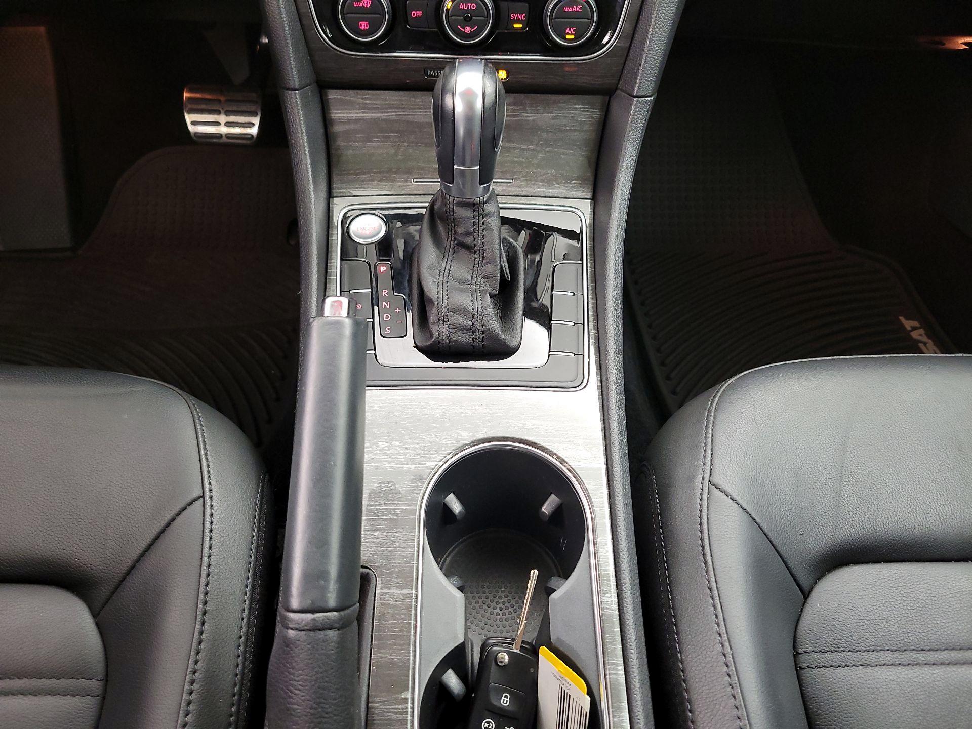 Thumbnail: 2017 Volkswagen Passat - 18