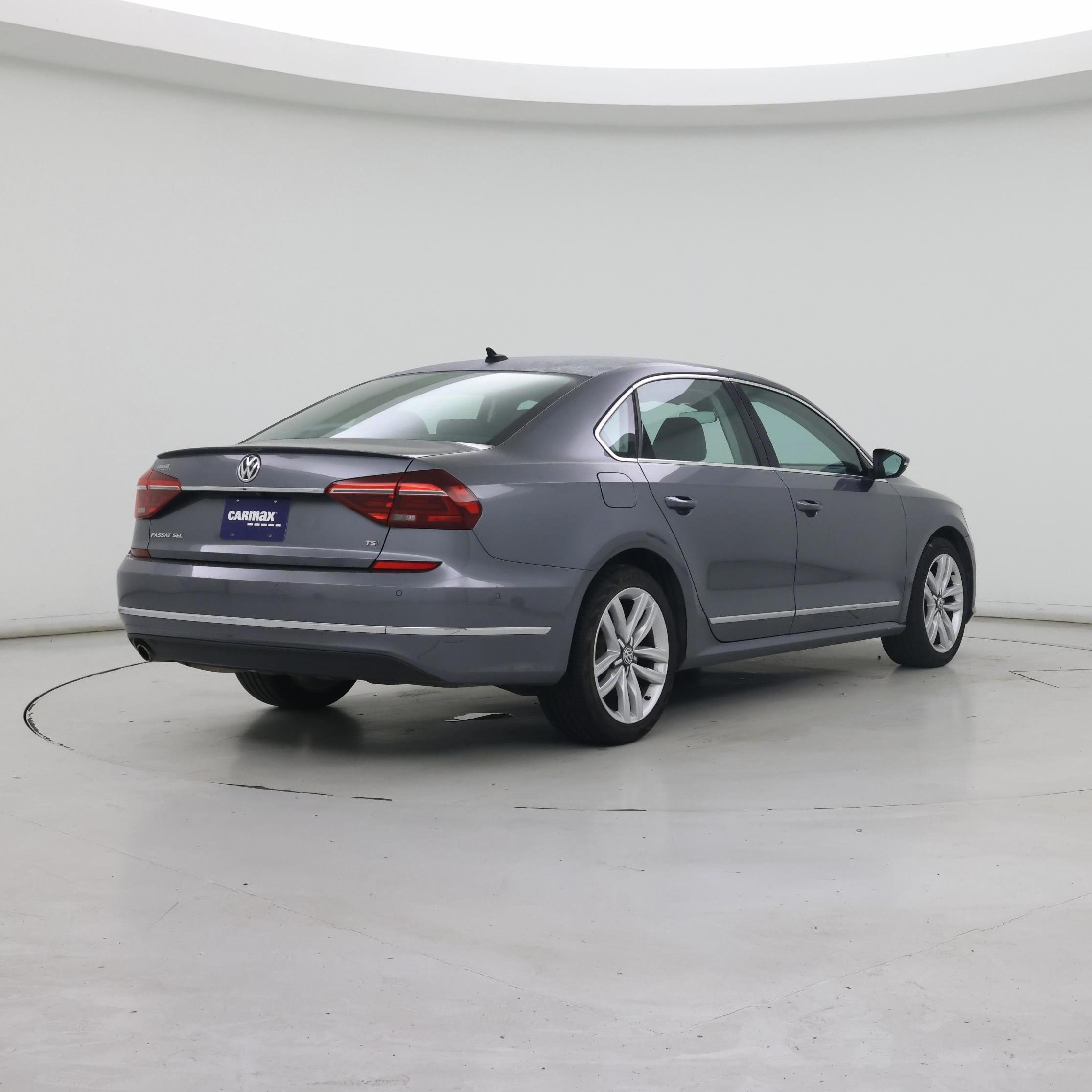 Thumbnail: 2017 Volkswagen Passat - 8