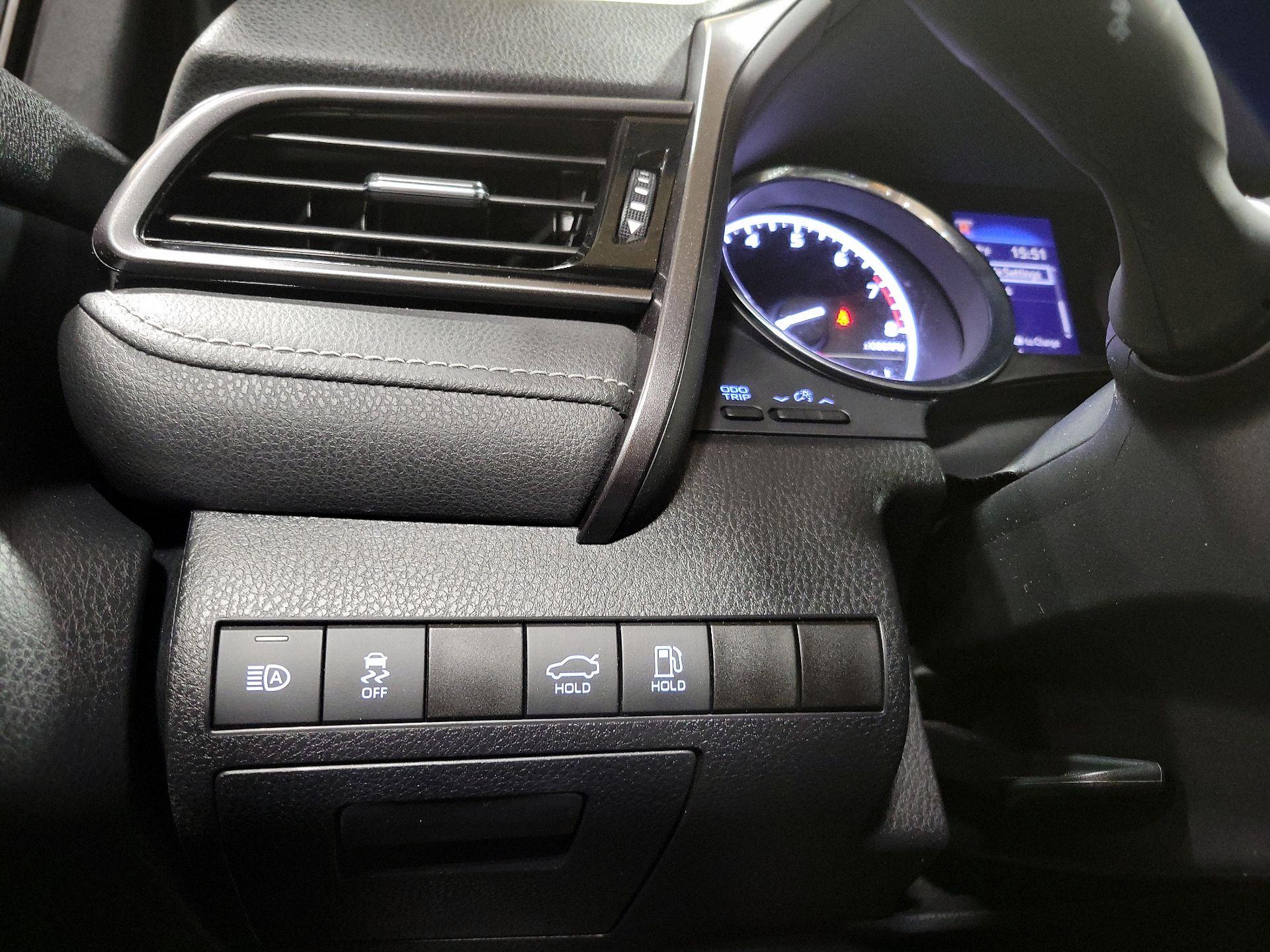 Thumbnail: 2019 Toyota Camry - 13