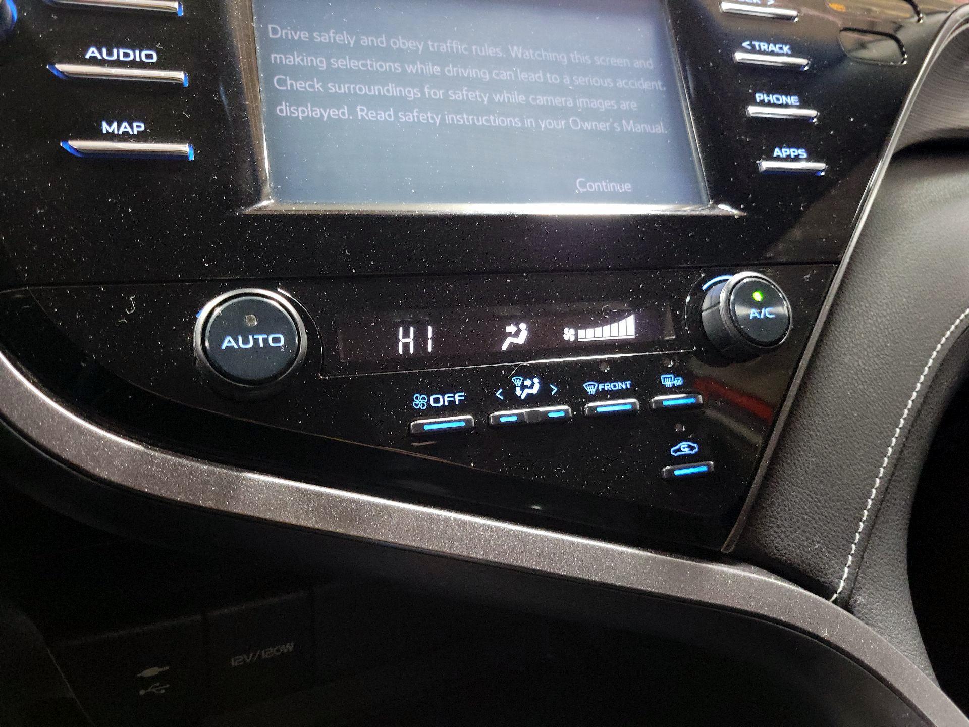 Thumbnail: 2019 Toyota Camry - 16