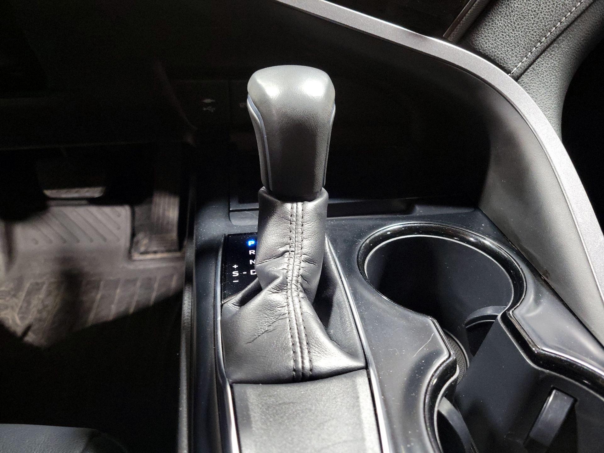 Thumbnail: 2019 Toyota Camry - 17