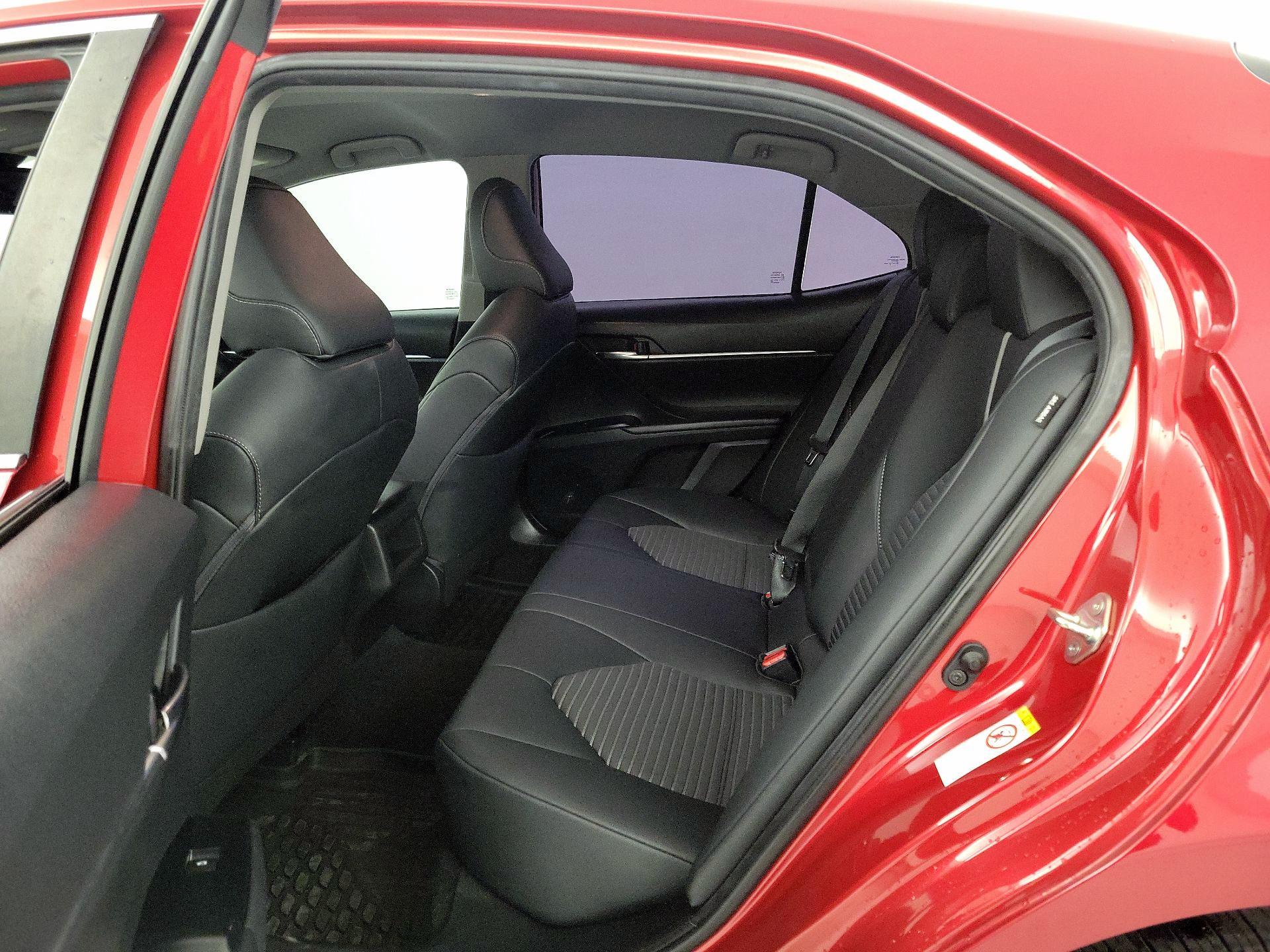 Thumbnail: 2019 Toyota Camry - 18