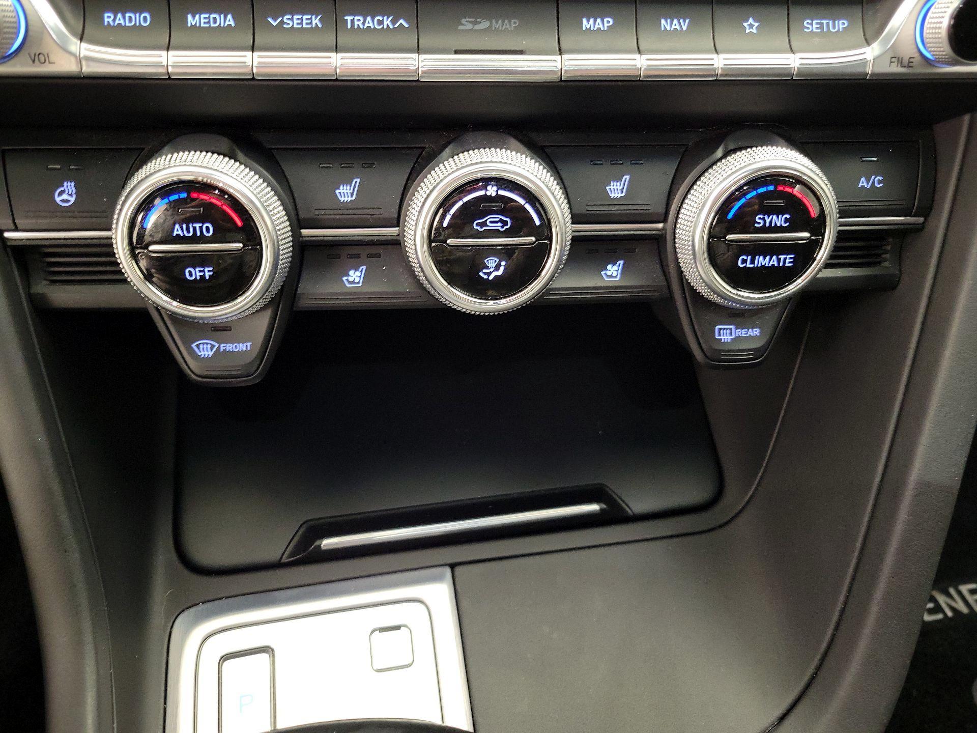 Thumbnail: 2020 Genesis G70 - 16