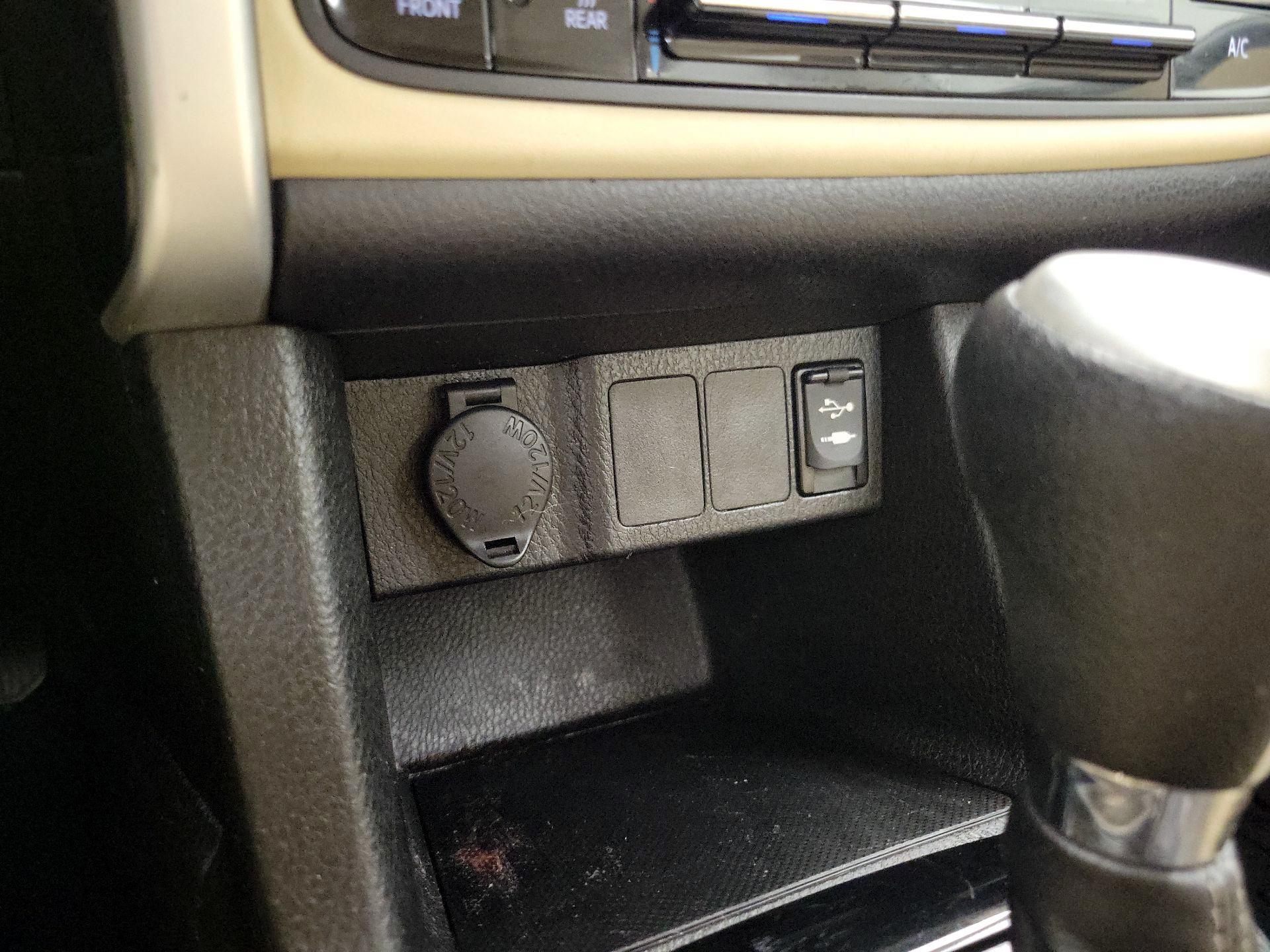 Thumbnail: 2017 Toyota Corolla - 18