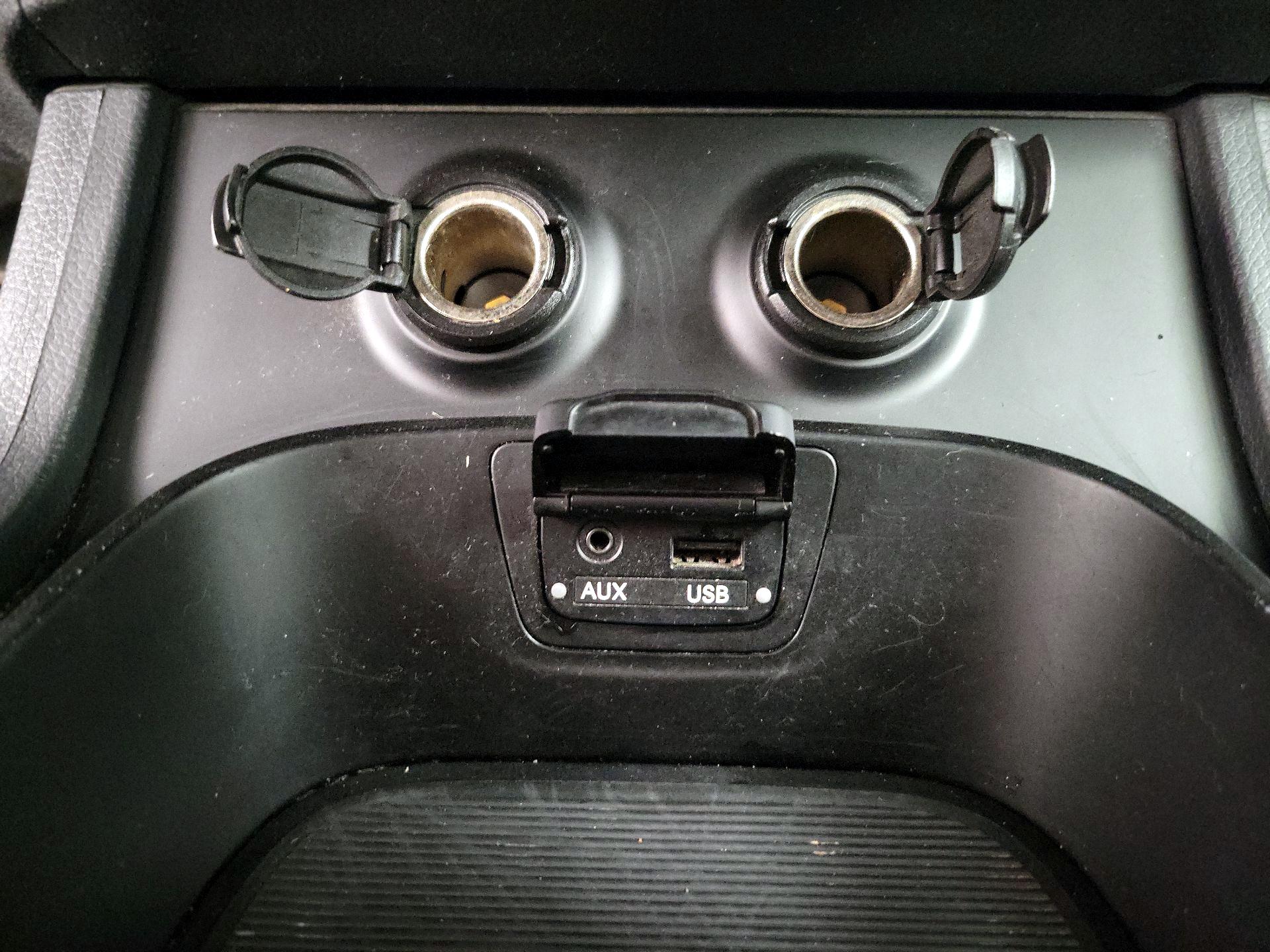 Thumbnail: 2014 Hyundai Santa Fe - 18