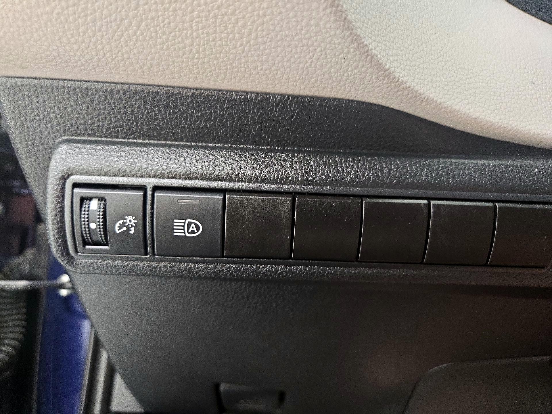 Thumbnail: 2022 Toyota Corolla - 13