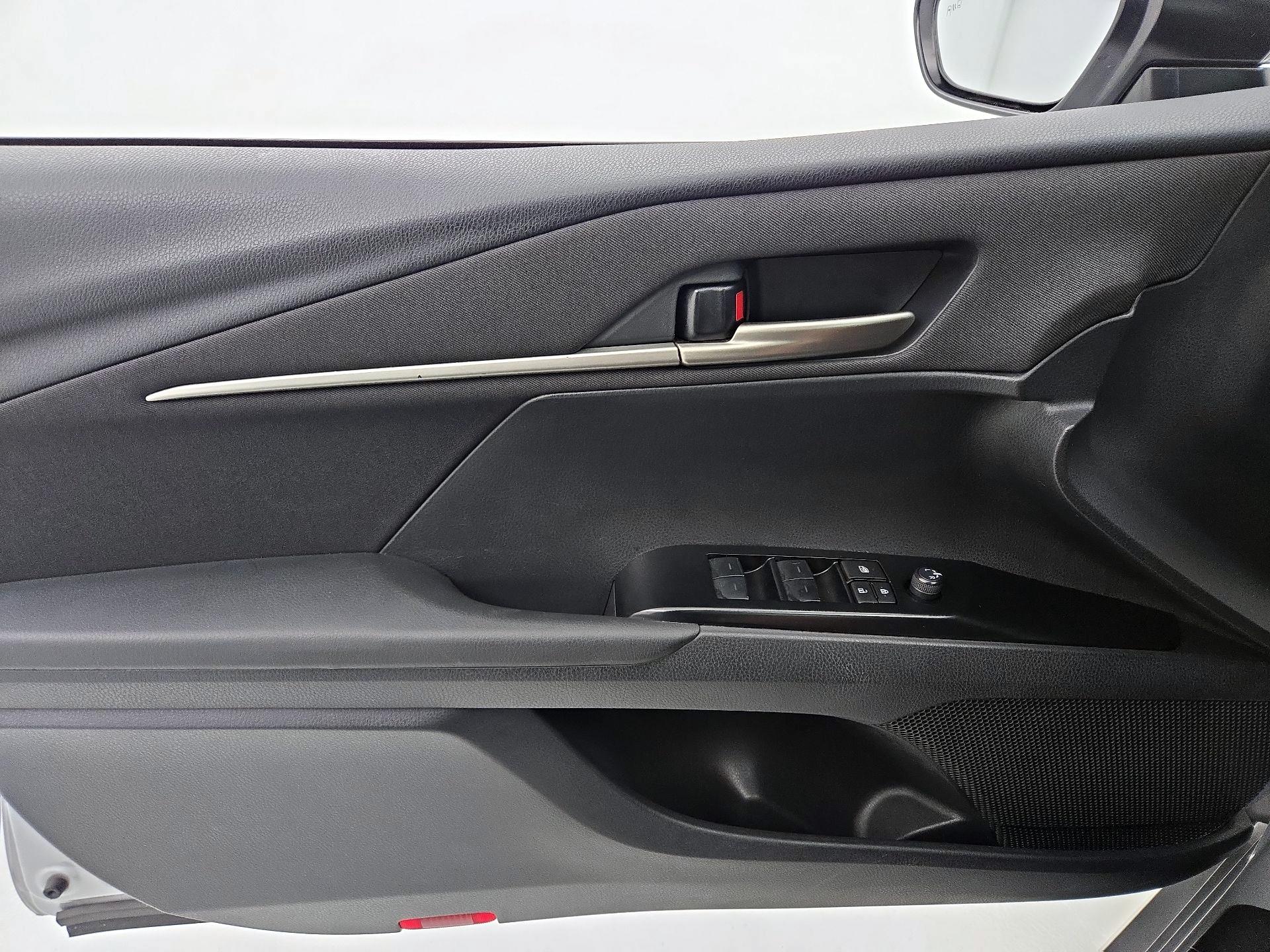 Thumbnail: 2025 Toyota Camry - 12