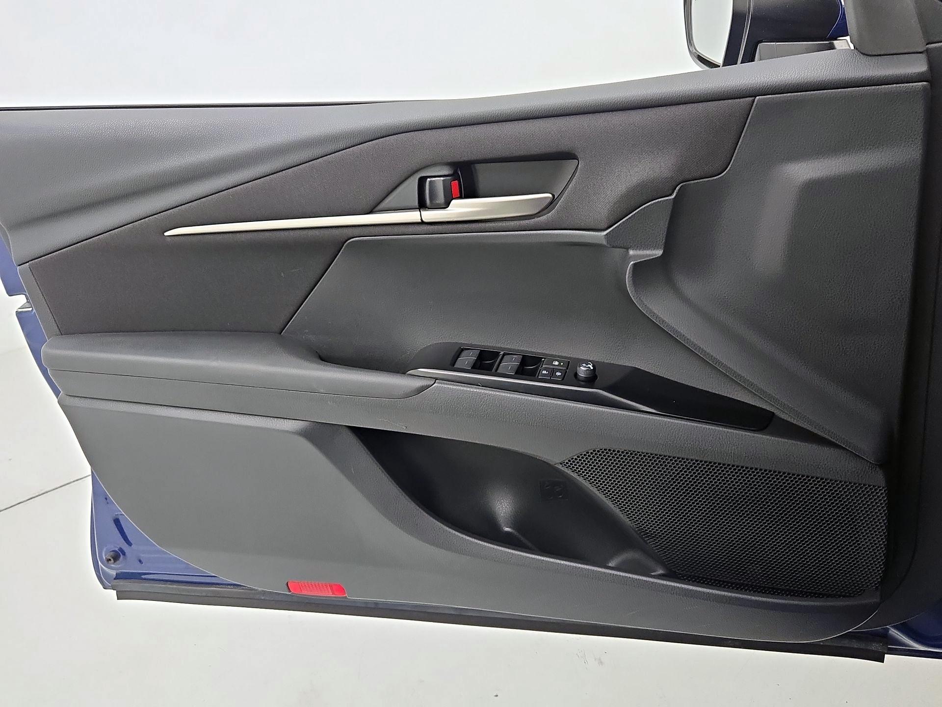 Thumbnail: 2025 Toyota Camry - 12