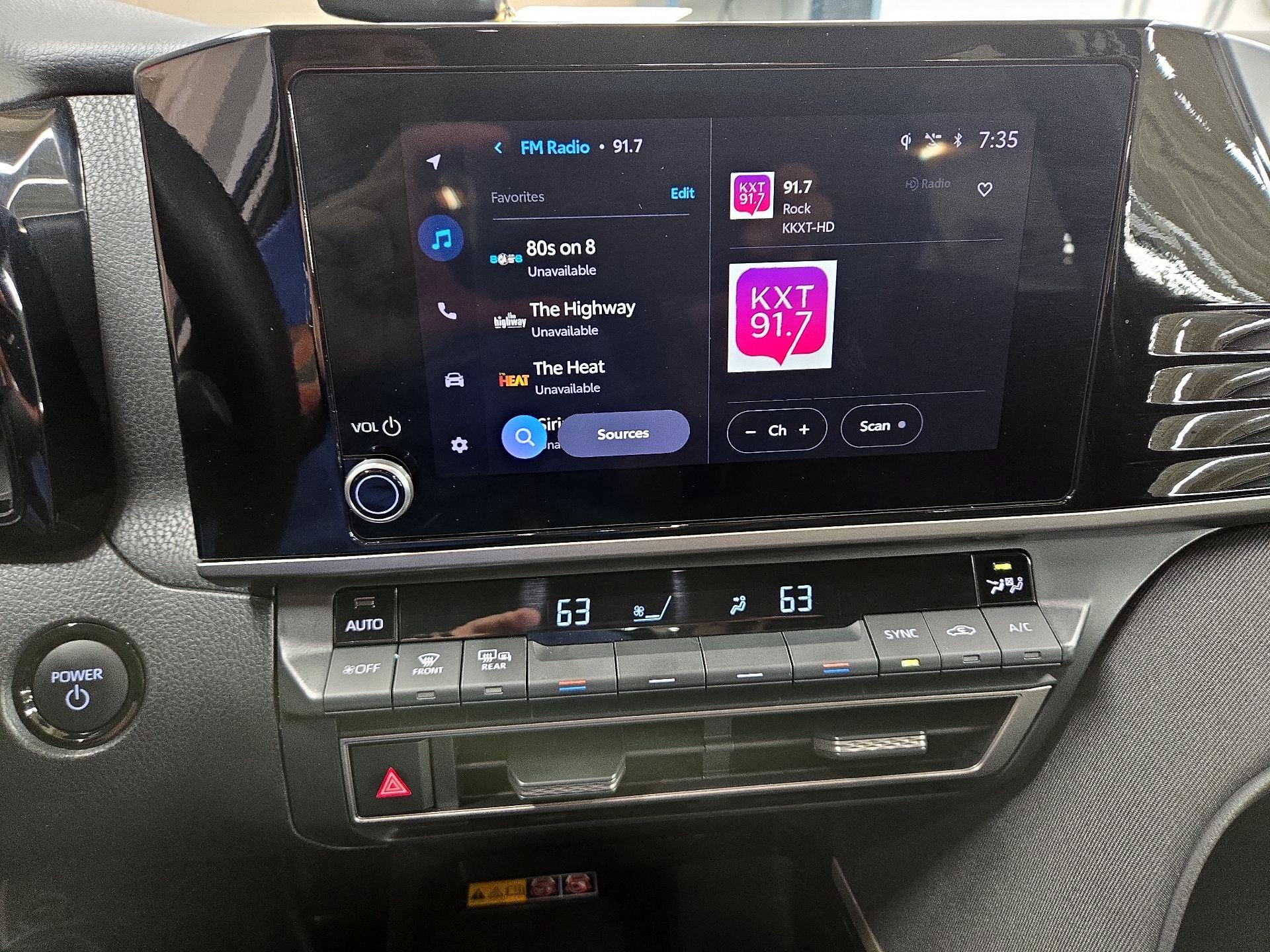 Thumbnail: 2025 Toyota Camry - 16