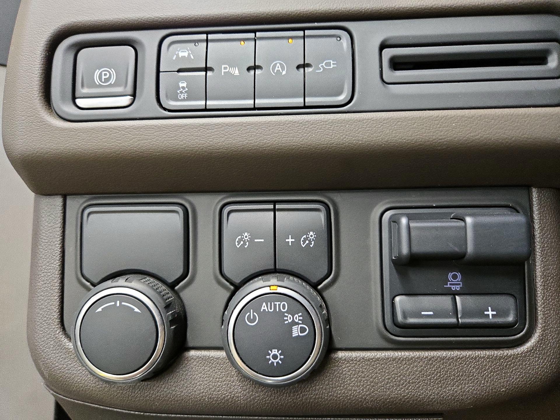 Thumbnail: 2021 Chevrolet Tahoe - 13