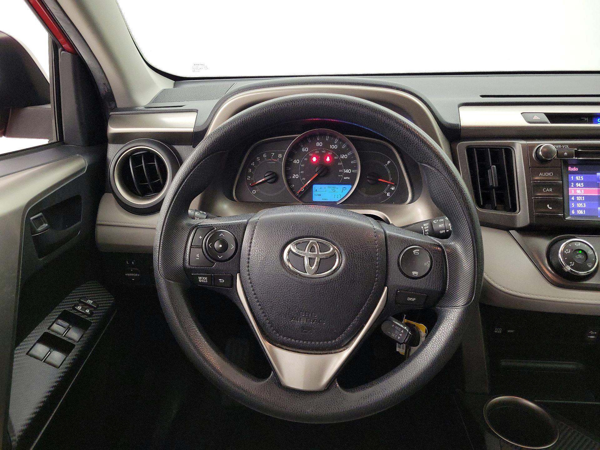Thumbnail: 2015 Toyota RAV4 - 10
