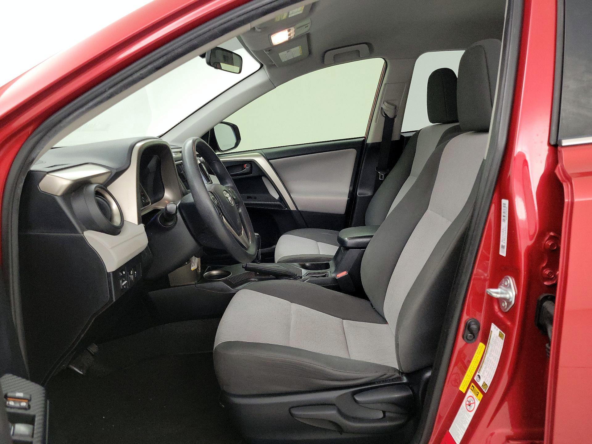 Thumbnail: 2015 Toyota RAV4 - 11