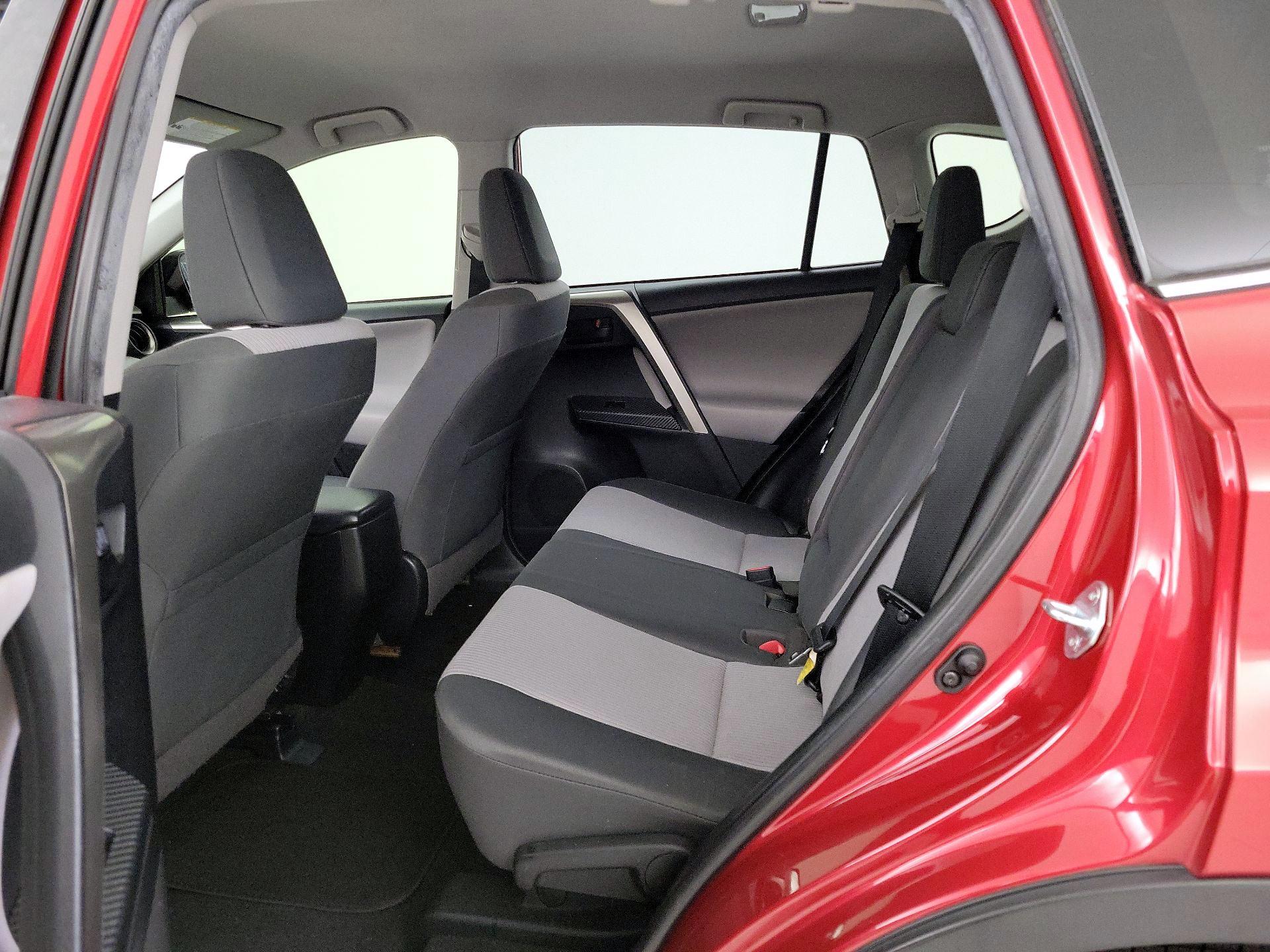 Thumbnail: 2015 Toyota RAV4 - 18