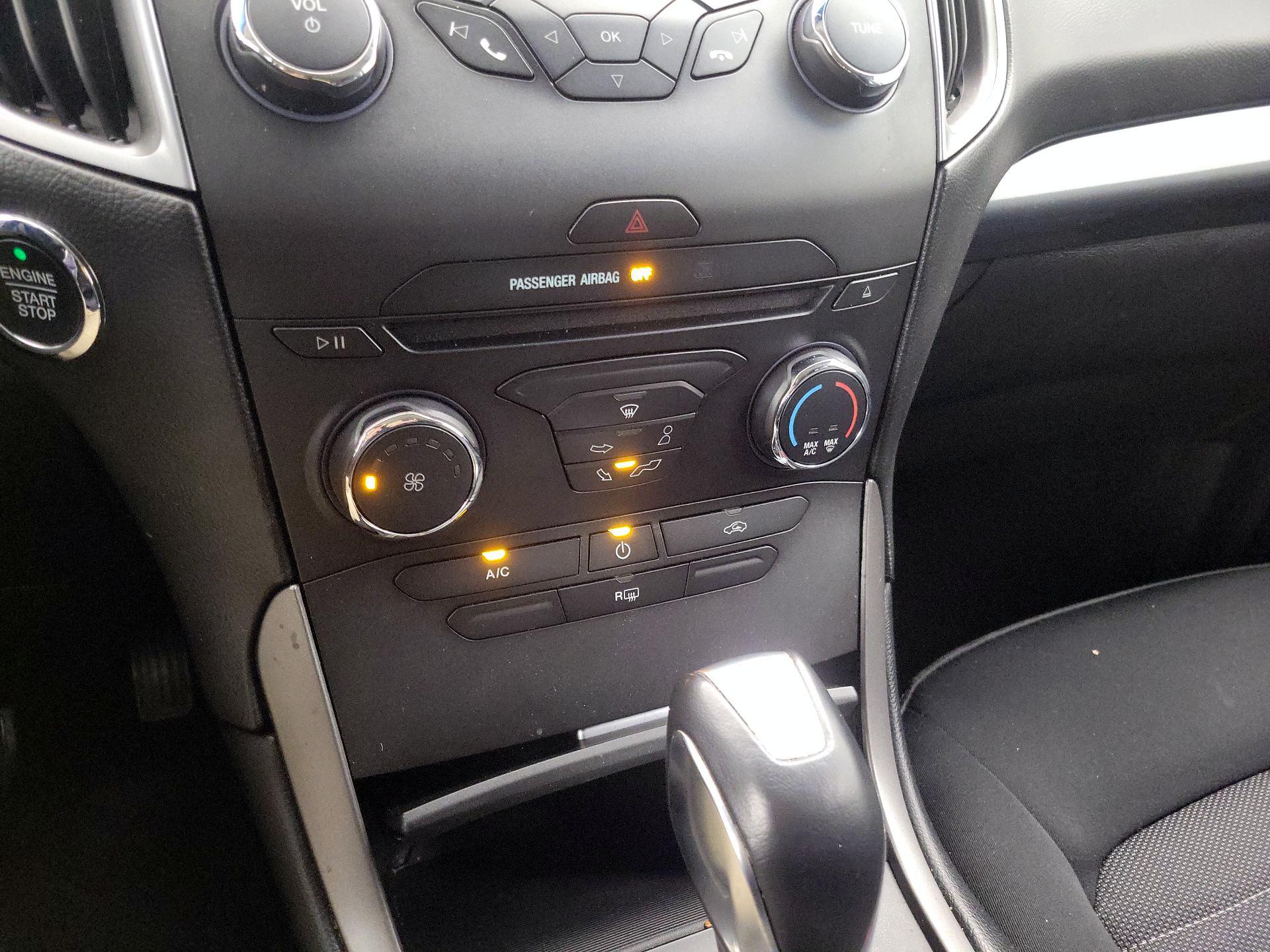 Thumbnail: 2018 Ford Edge - 16