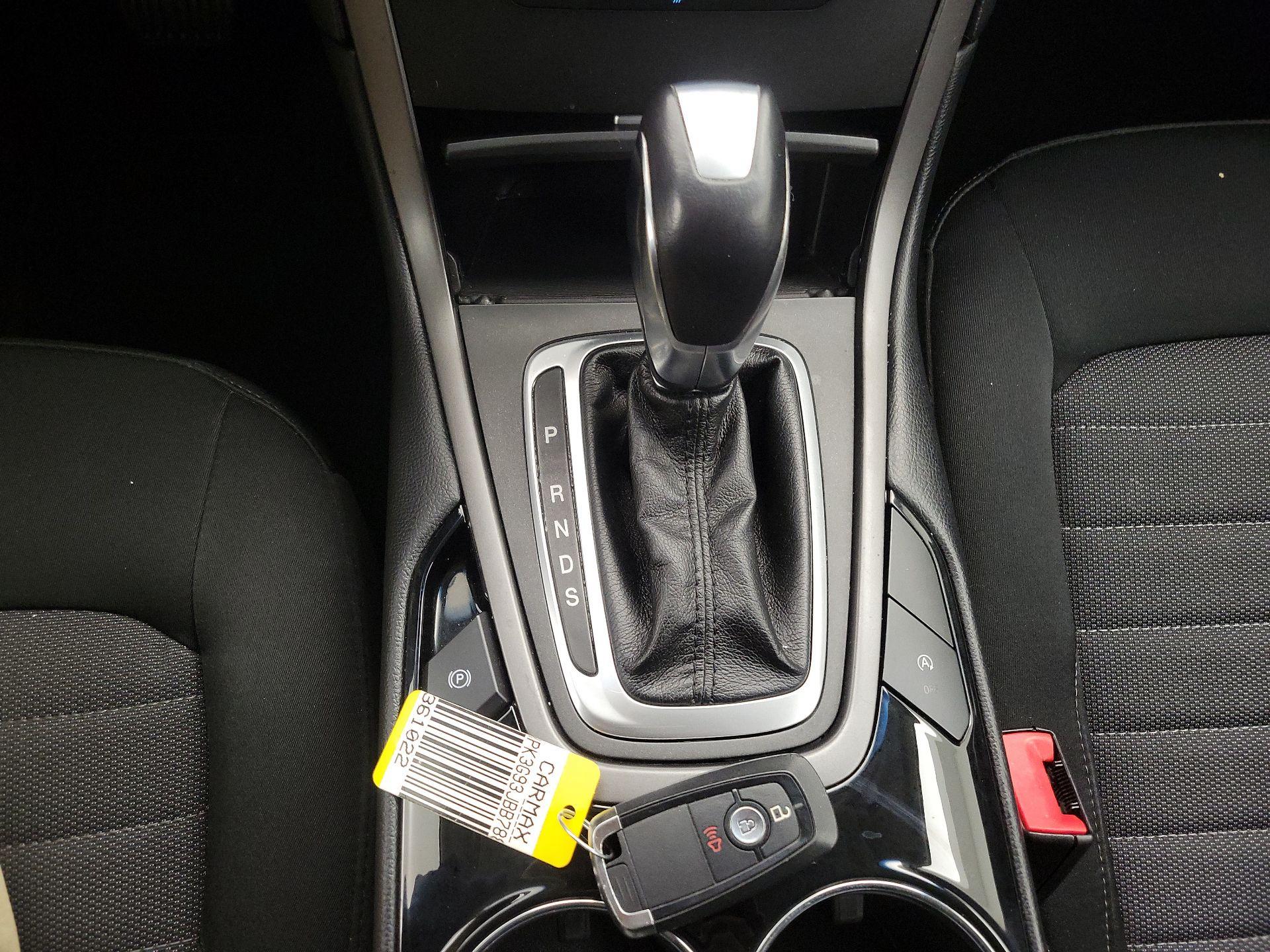 Thumbnail: 2018 Ford Edge - 17